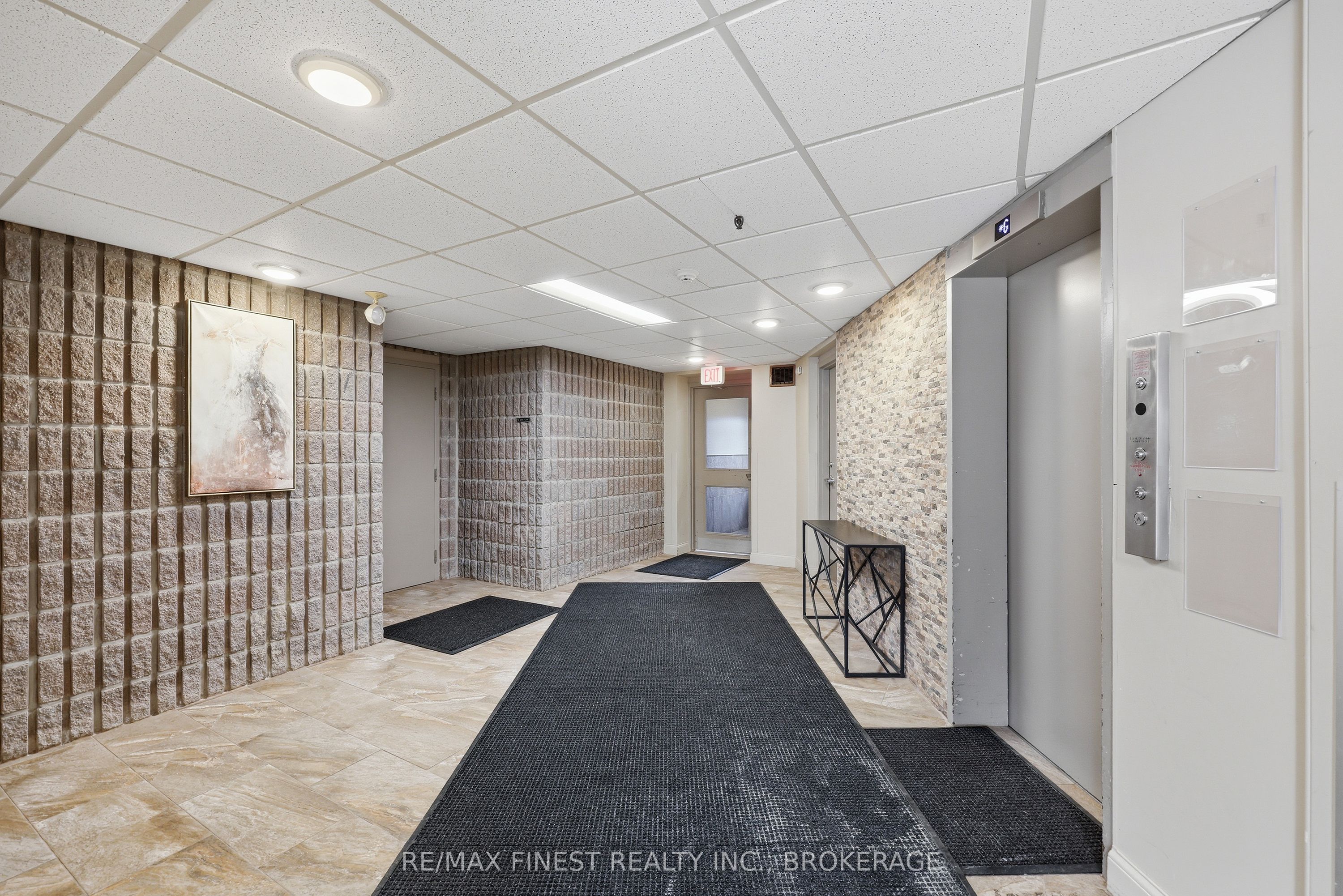 17 Eldon Hall Place 414, Kingston, ON K7M 7H5 photo 5