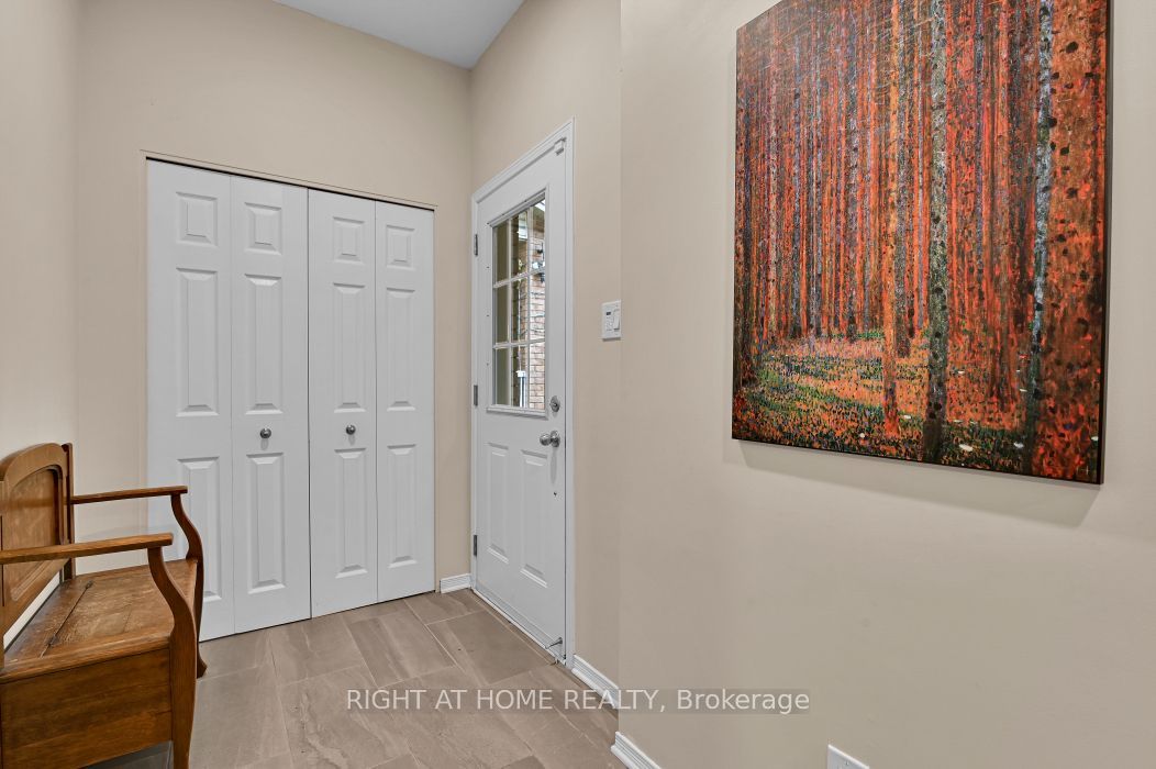 184 Carwood Circle, Overbrook - Castleheights and Area, ON K1K 4V4 photo 2