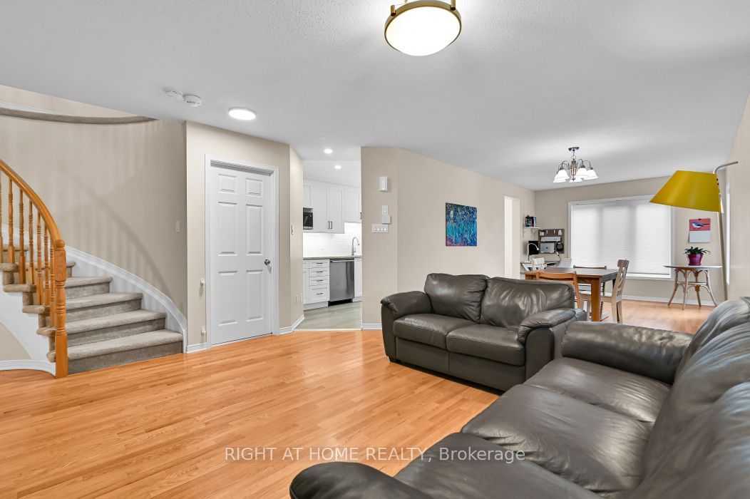184 Carwood Circle, Overbrook - Castleheights and Area, ON K1K 4V4 photo 4
