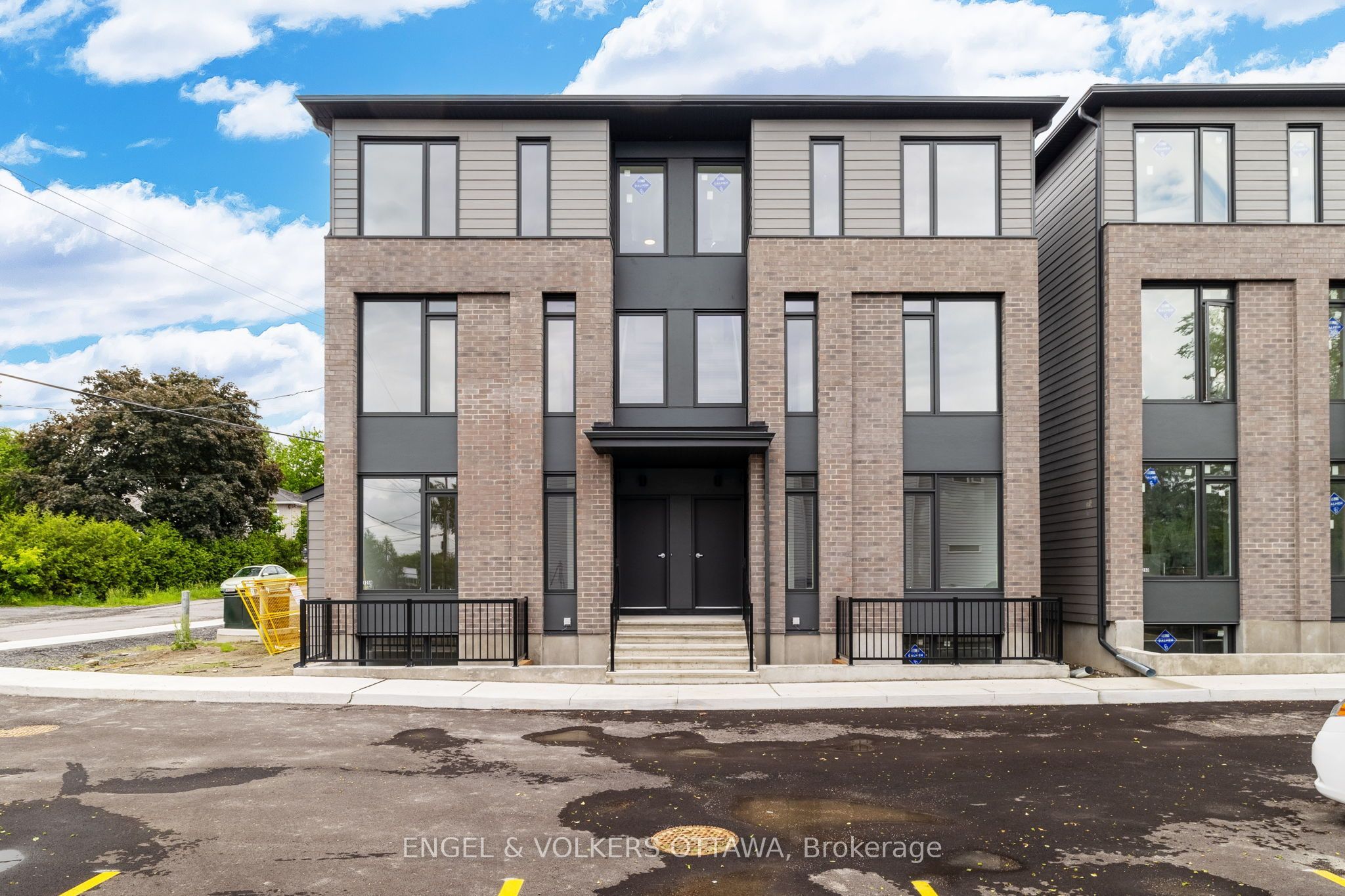 1258 Marenger Street D, Orleans - Convent Glen and Area, ON K1C 1S2