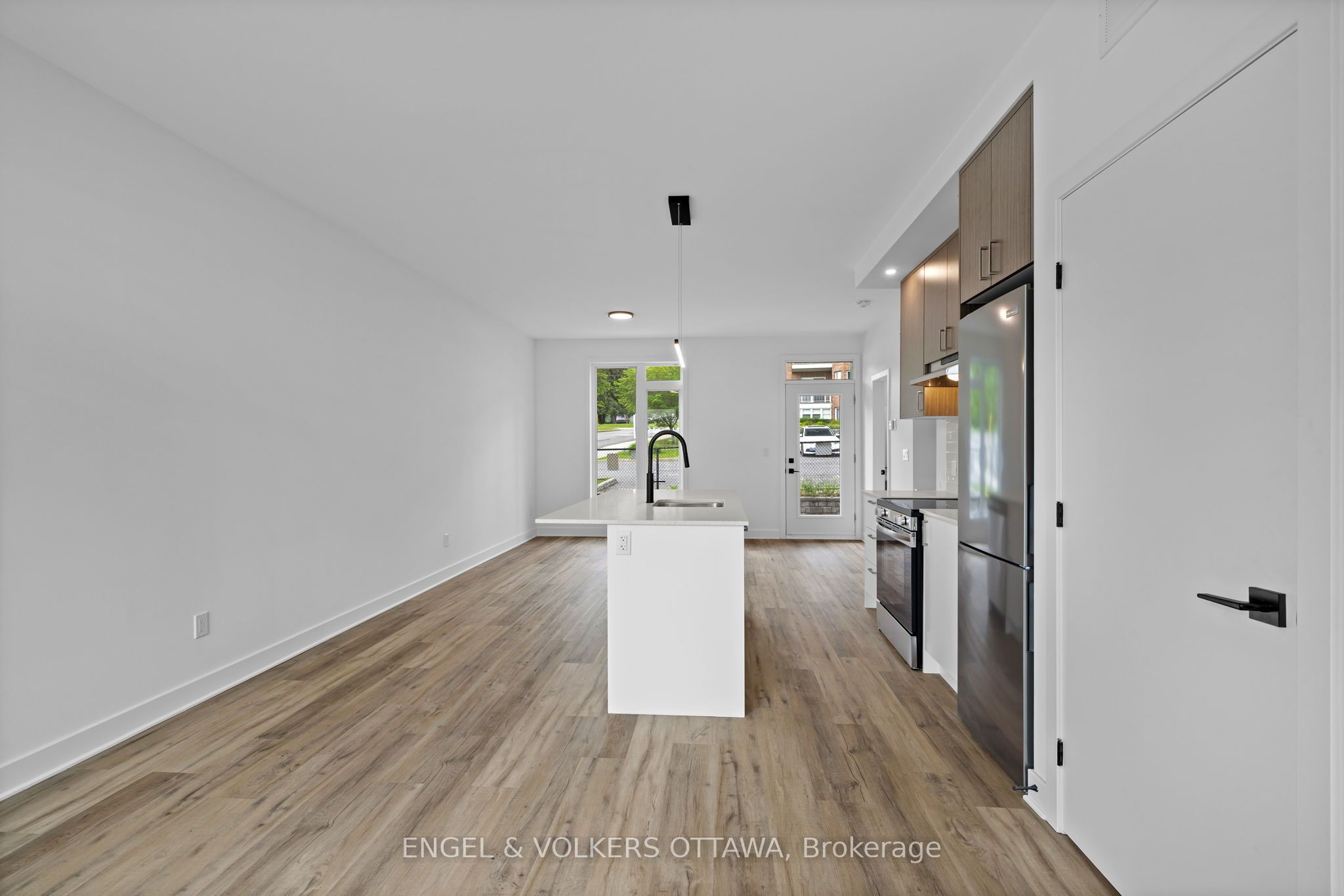 1258 Marenger Street D, Orleans - Convent Glen and Area, ON K1C 1S2 photo 4