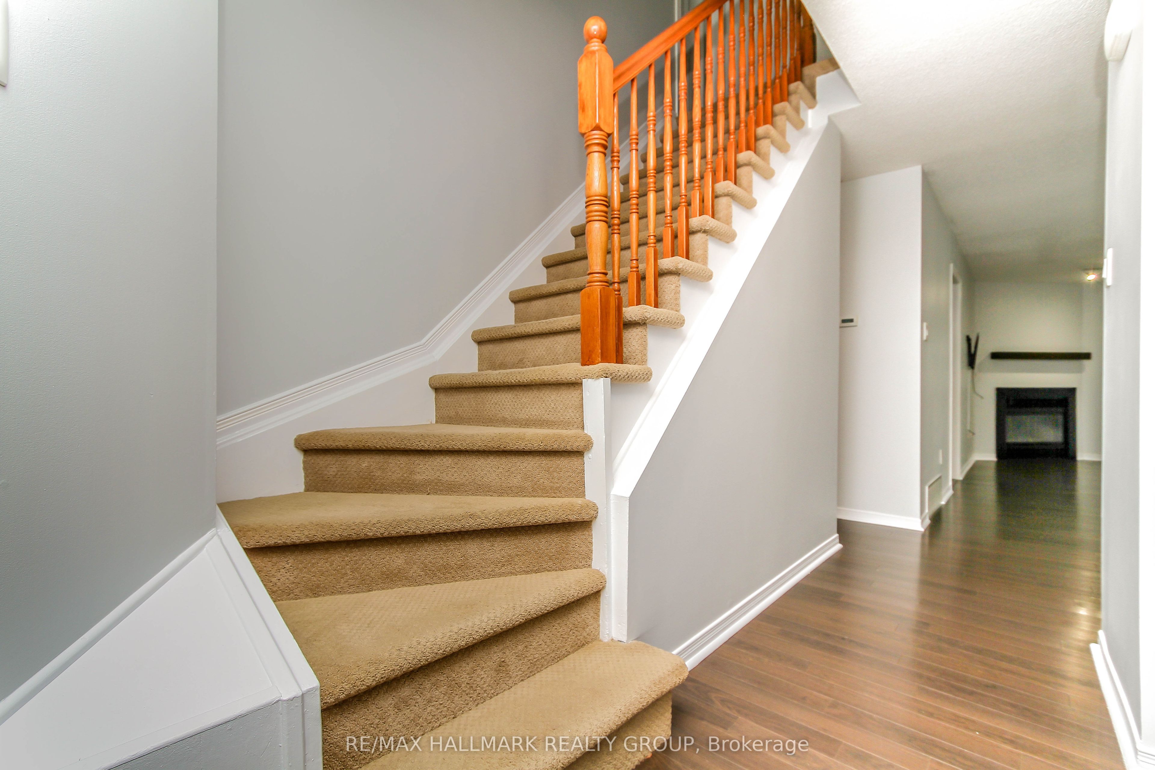 25 Wildpine Court, Stittsville - Munster - Richmond, ON K2S 1C6 photo 3