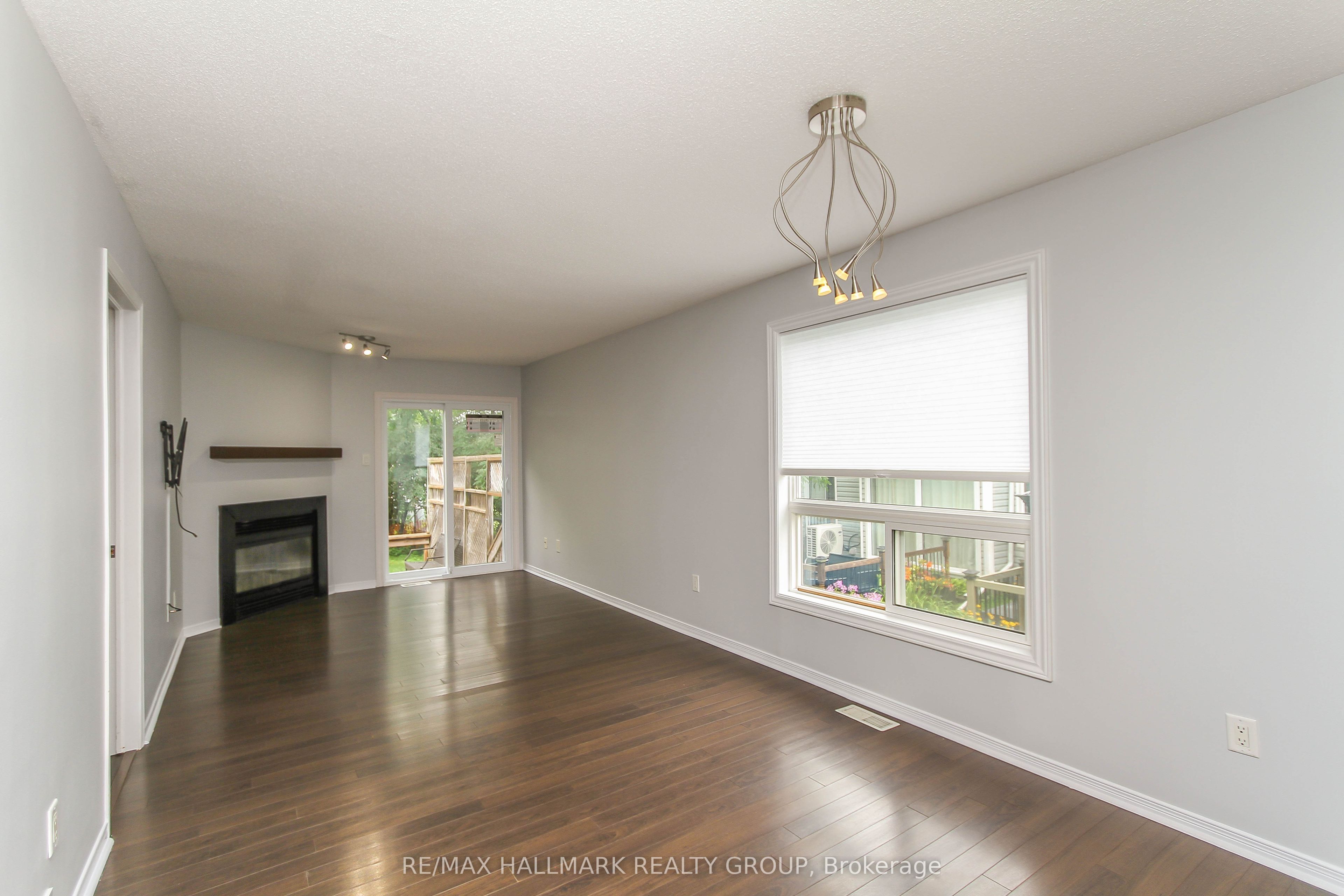 25 Wildpine Court, Stittsville - Munster - Richmond, ON K2S 1C6 photo 4