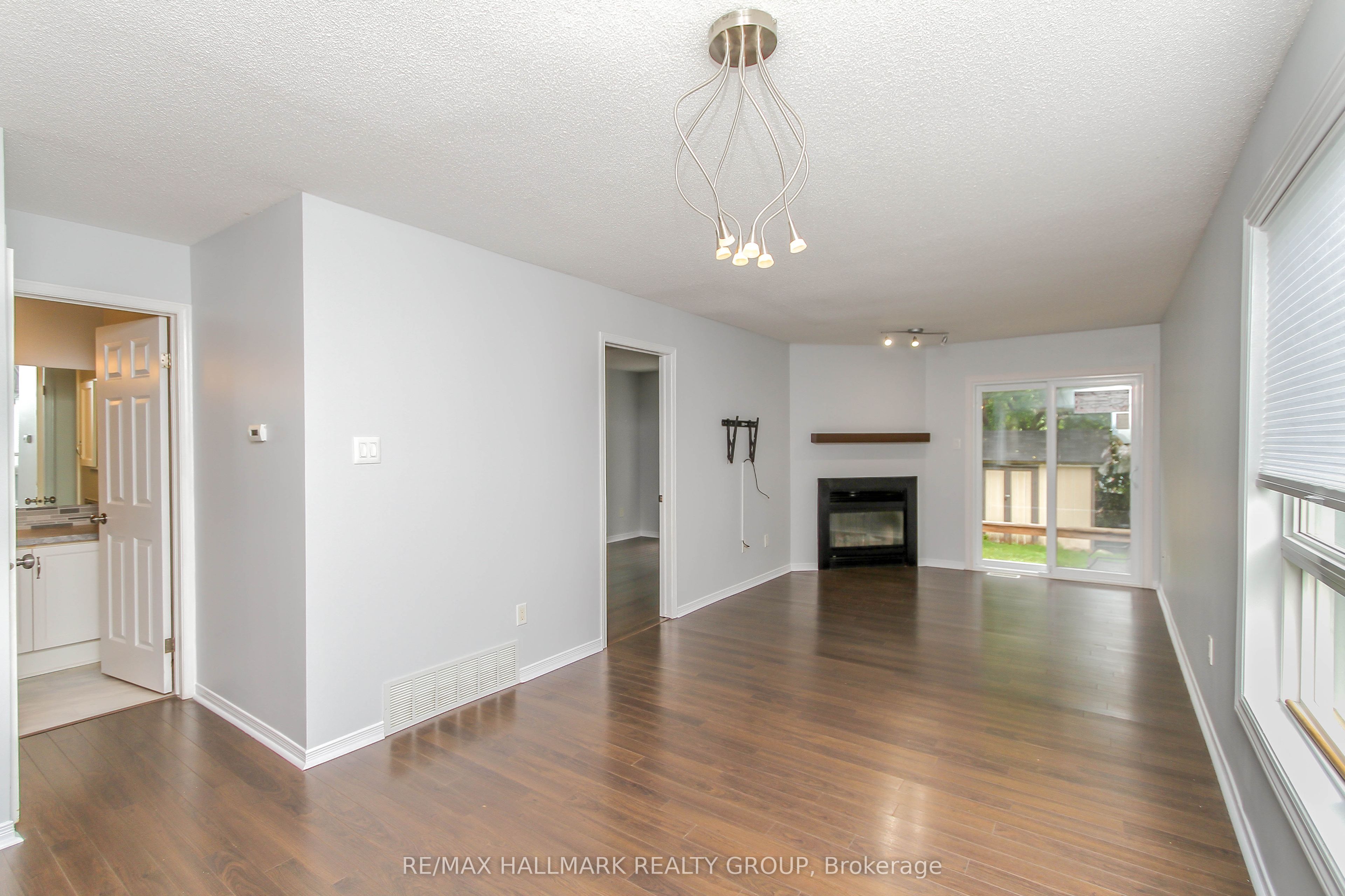 25 Wildpine Court, Stittsville - Munster - Richmond, ON K2S 1C6 photo 5