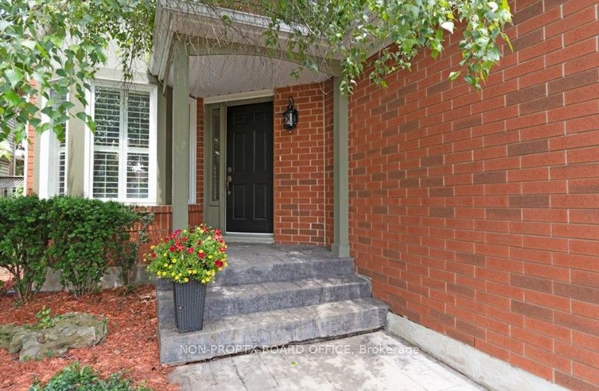 12 Pinto Drive, Hamilton, ON L9K 1L1 photo 3