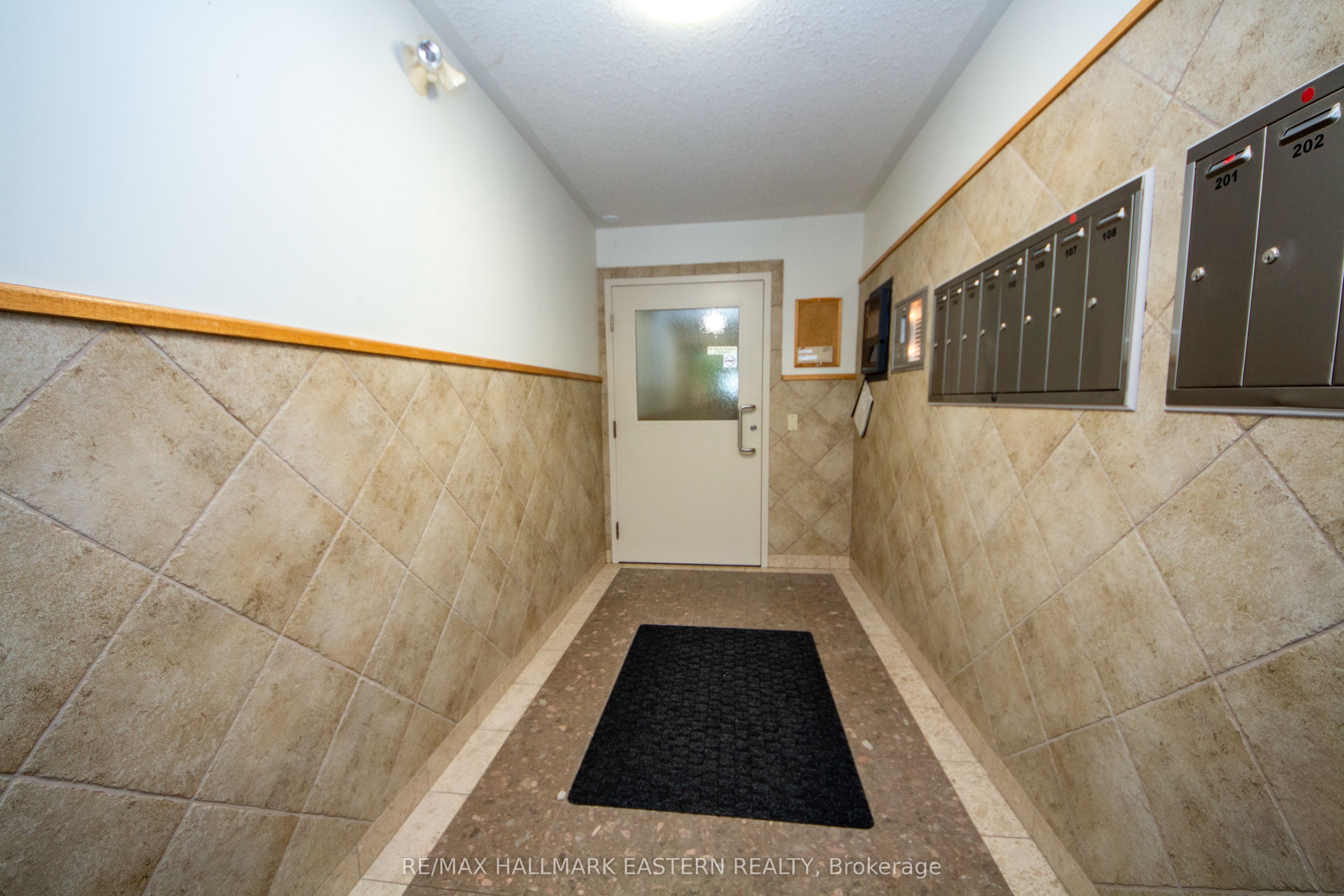878 Armour Road 202, Peterborough, ON K9H 2A6 photo 2