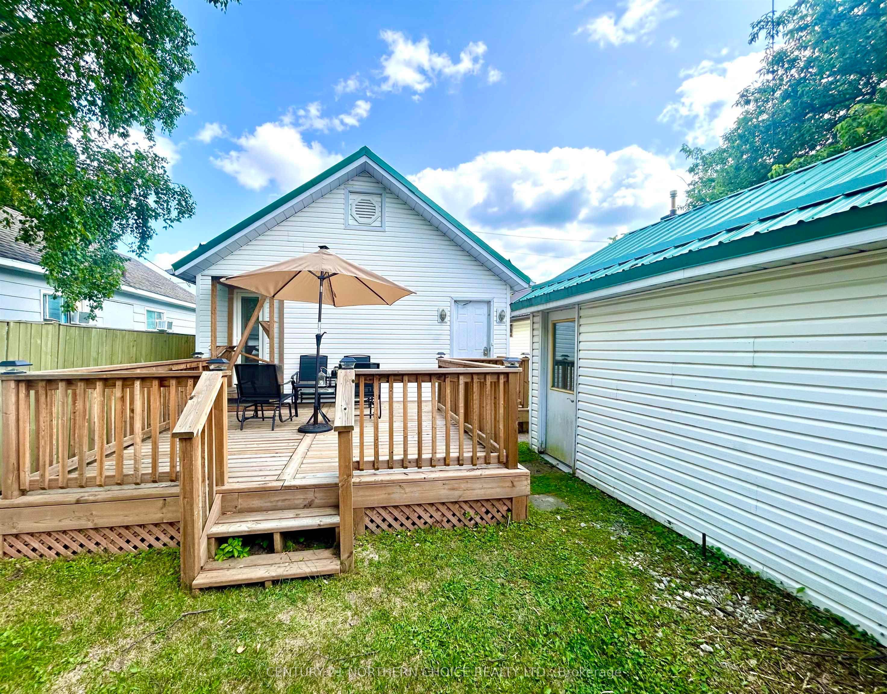 405 Mosher Avenue, Fort Frances, ON P9A 2N1 photo 2