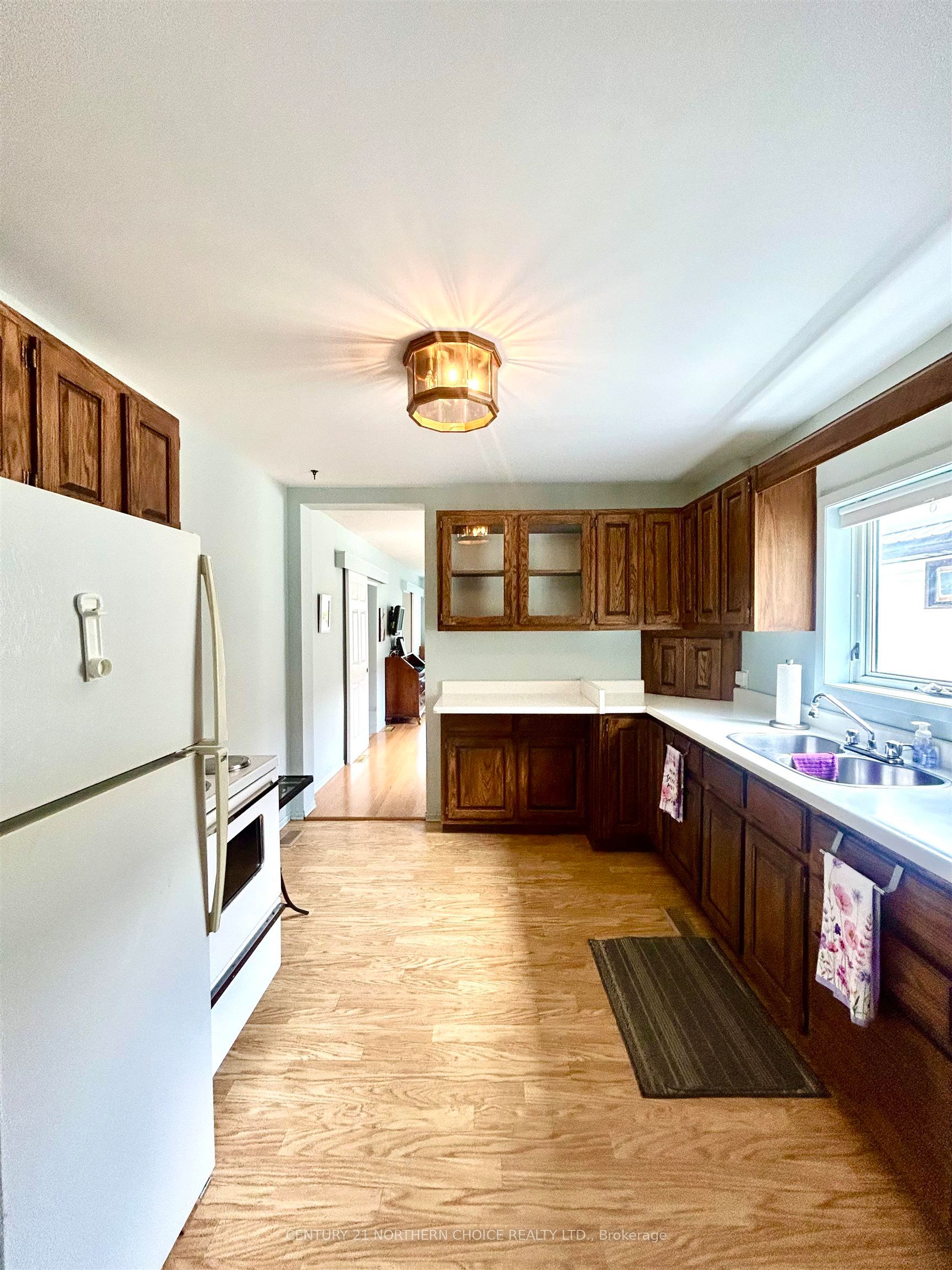 405 Mosher Avenue, Fort Frances, ON P9A 2N1 photo 3