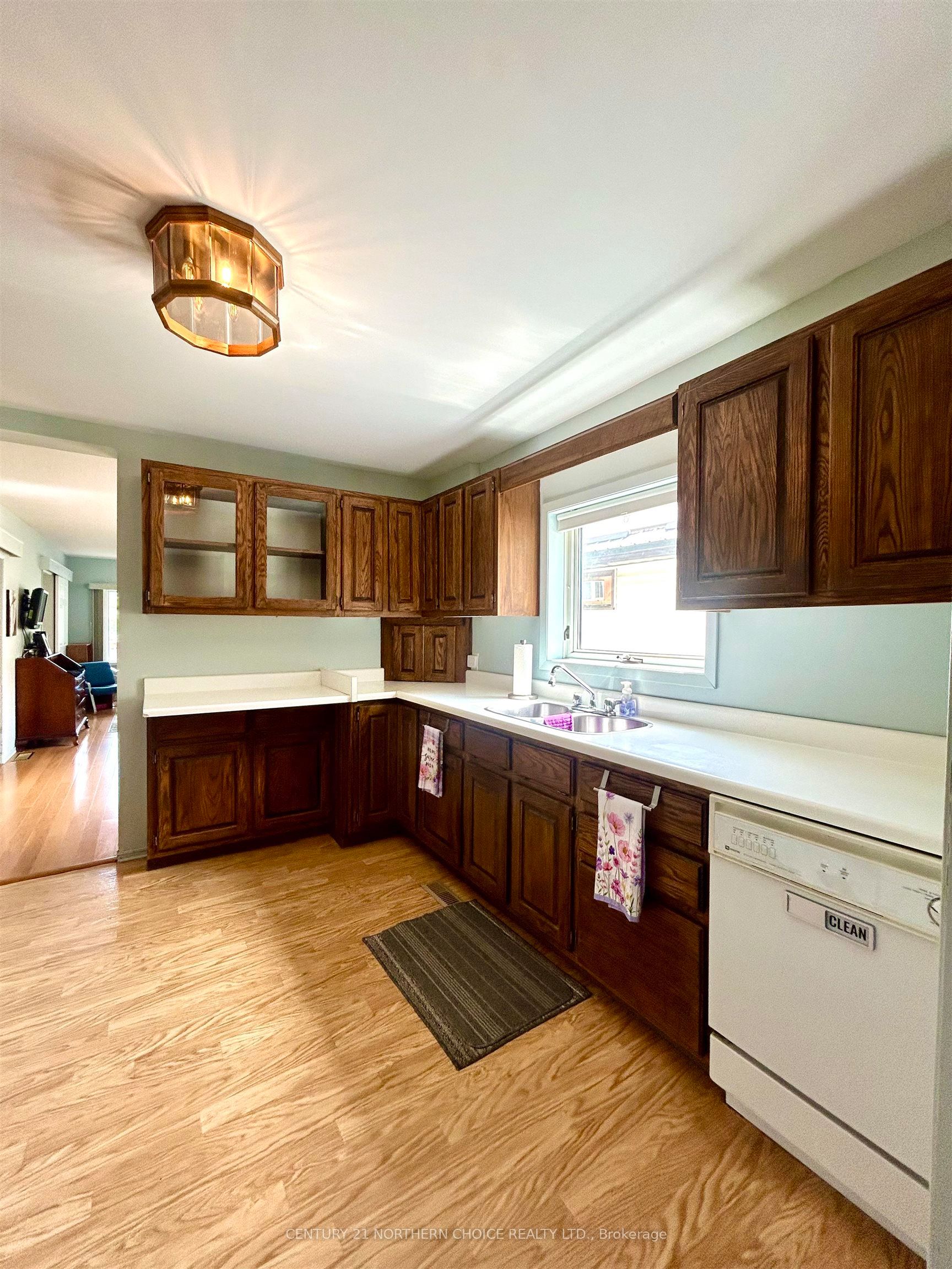 405 Mosher Avenue, Fort Frances, ON P9A 2N1 photo 5