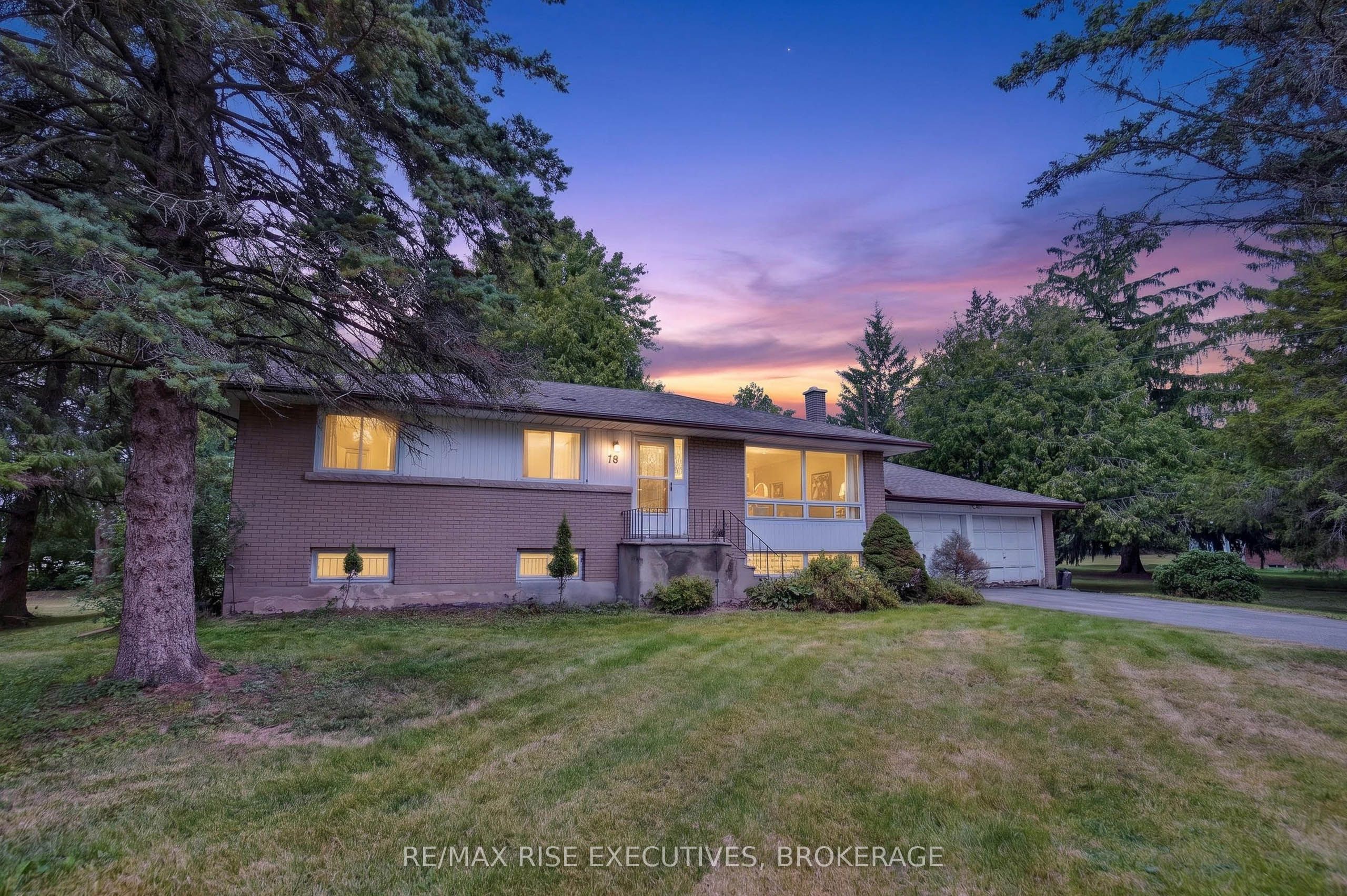 18 Dalgleish Avenue, Kingston, ON K7K 5H6