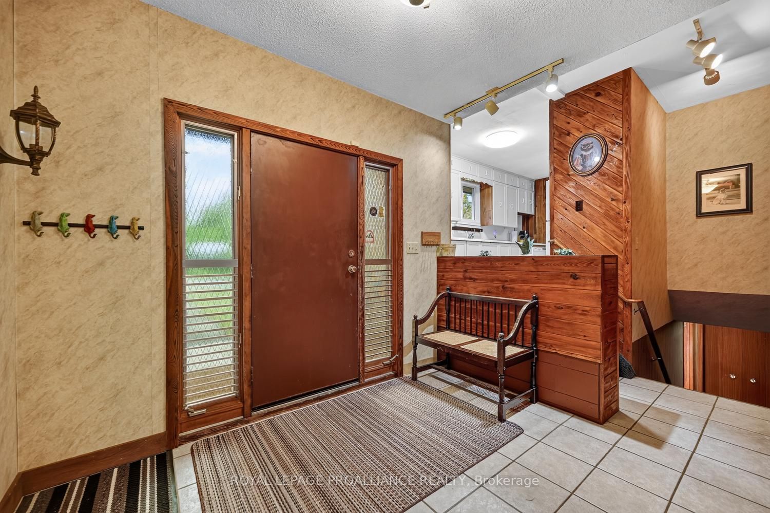 1115 Centennial Road, Brockville, ON K6V 5T4 photo 2