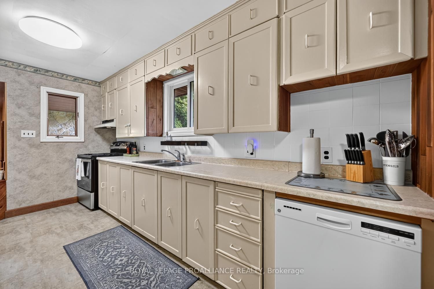 1115 Centennial Road, Brockville, ON K6V 5T4 photo 4