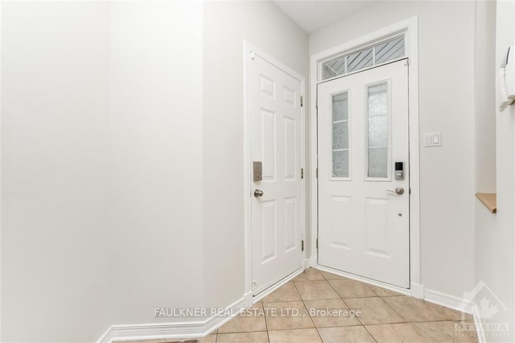 66 CRAIGHALL Circle, Hunt Club - South Keys and Area, ON K1T 4B5 photo 2