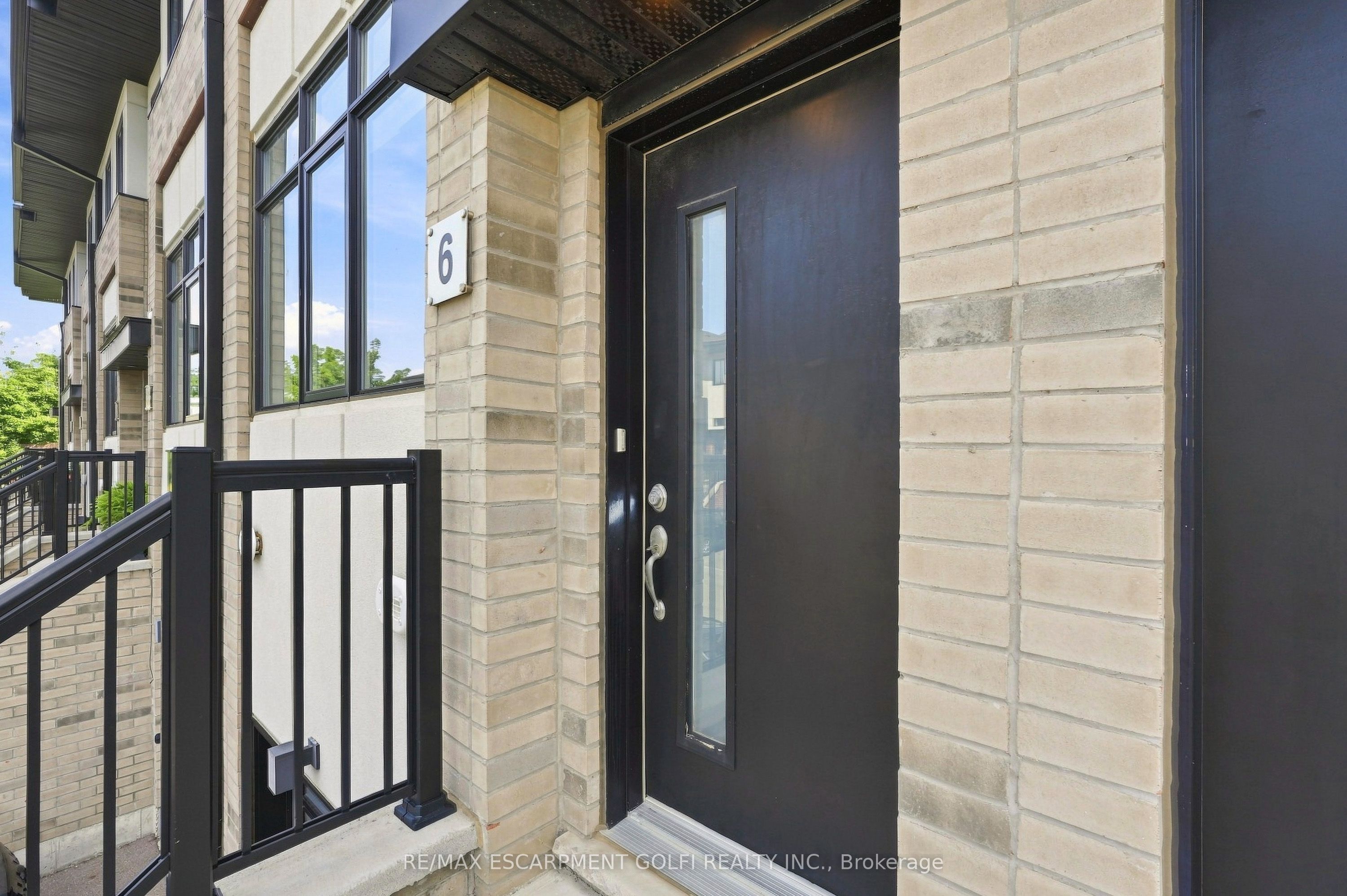 6 Mulhollard Lane, Hamilton, ON L9G 0H3 photo 3
