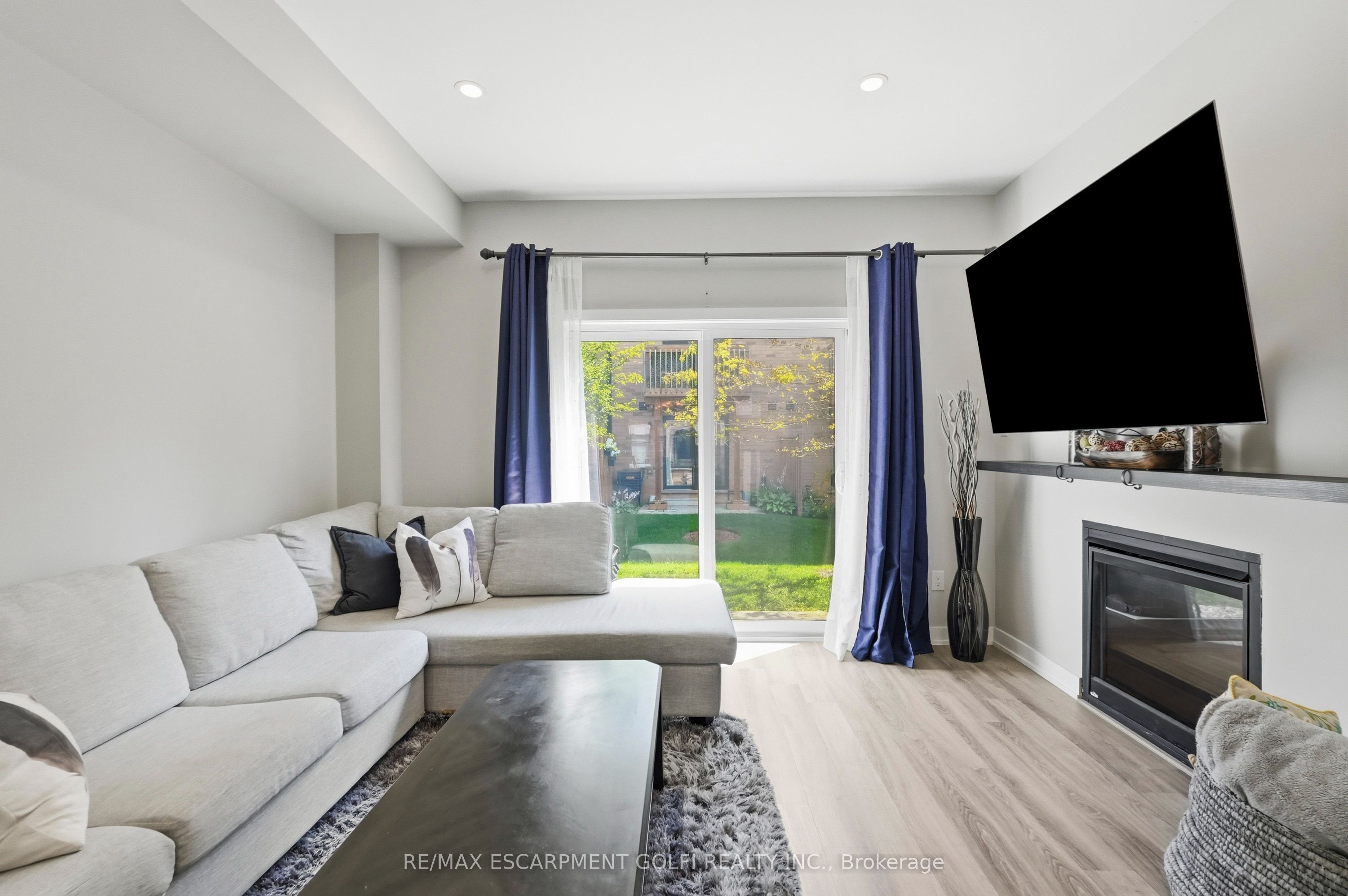 6 Mulhollard Lane, Hamilton, ON L9G 0H3 photo 5