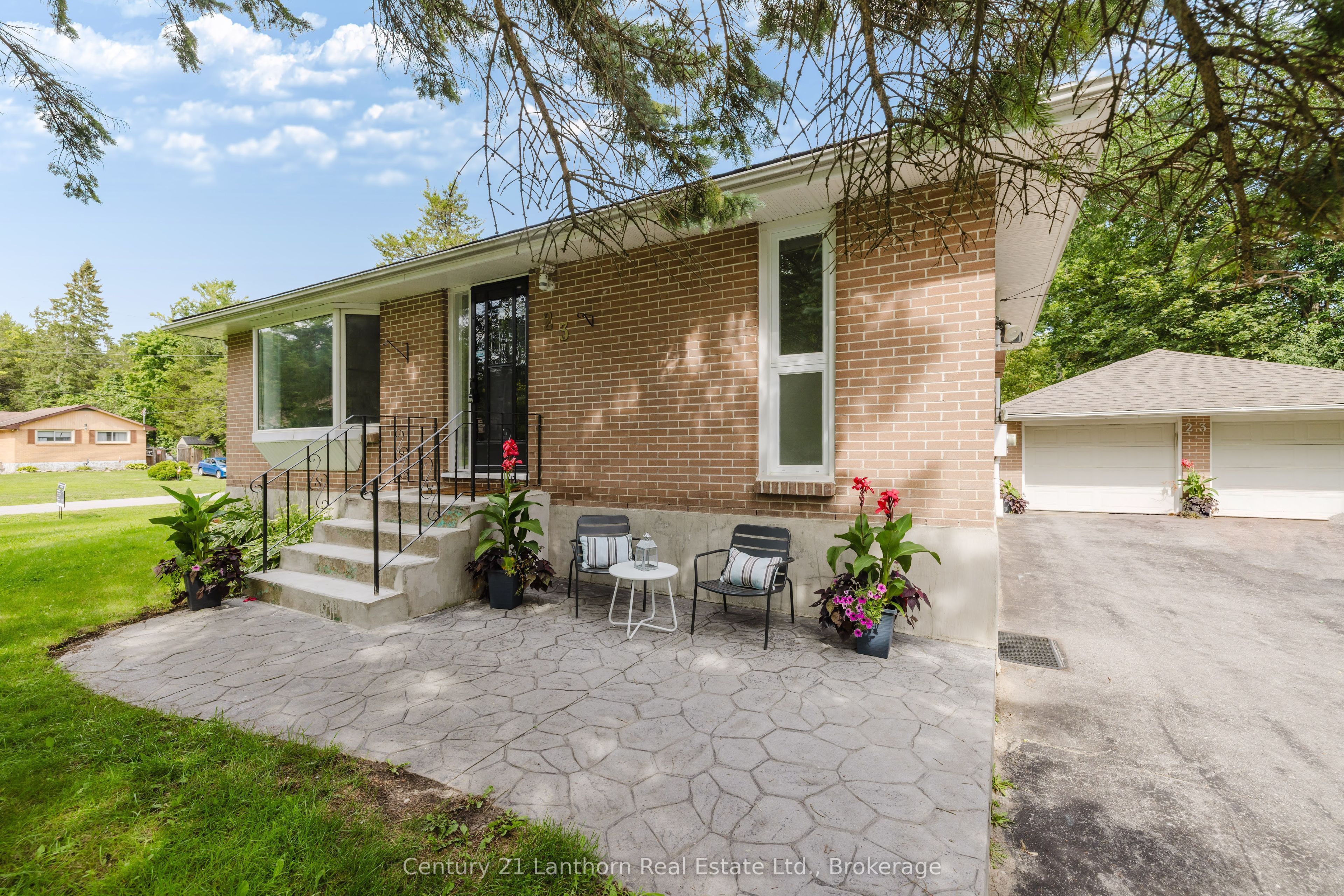 23 Wood Street, Quinte West, ON K8V 5P6 photo 3