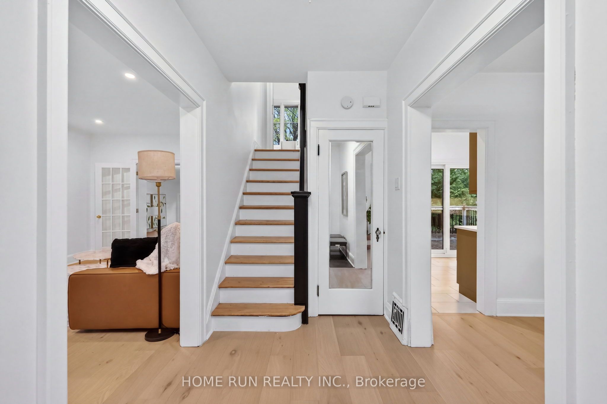 131 Acacia Avenue, New Edinburgh - Lindenlea, ON K1M 0R2 photo 3