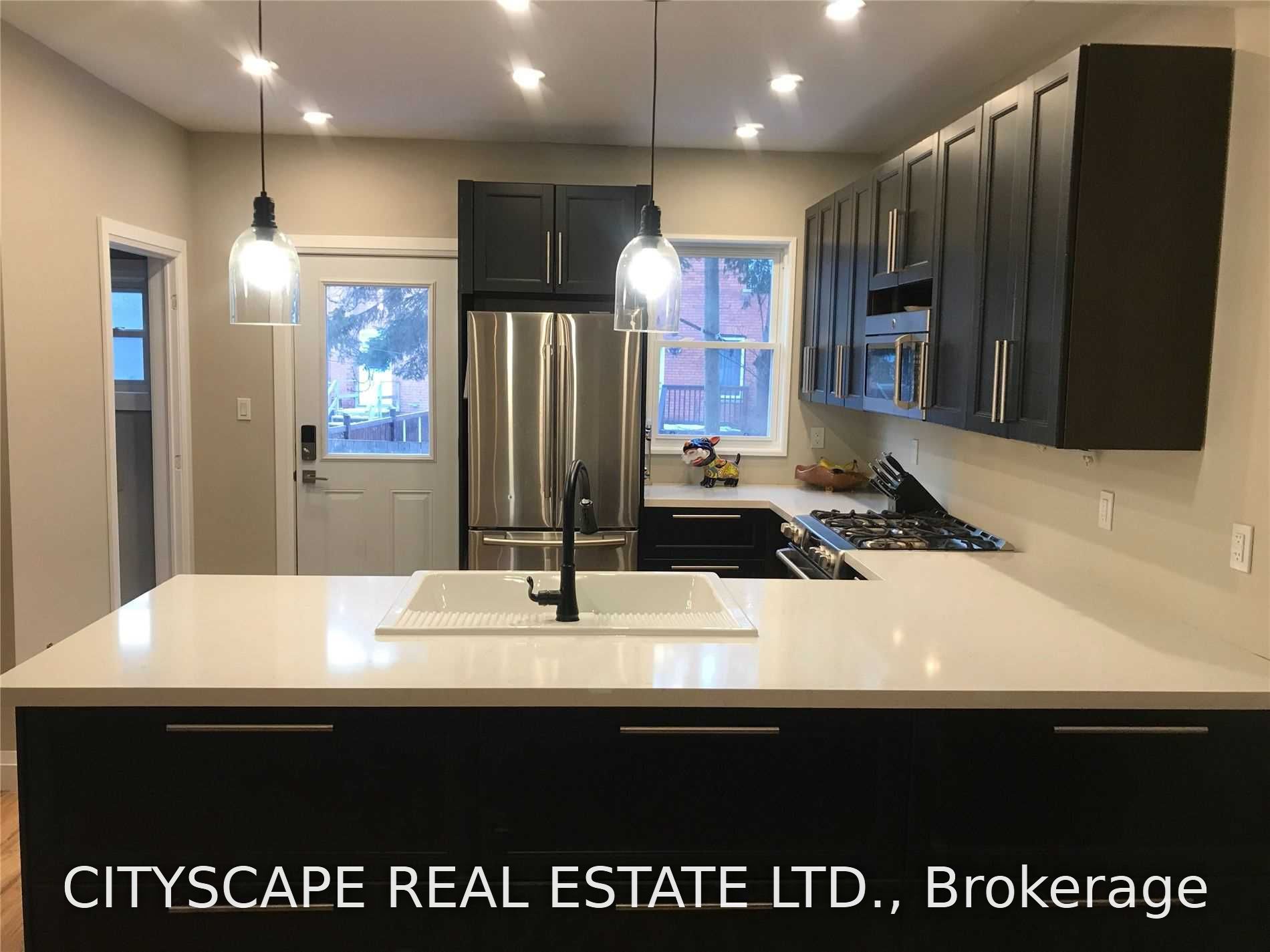 39 Holton Avenue N, Hamilton, ON L8L 6H3