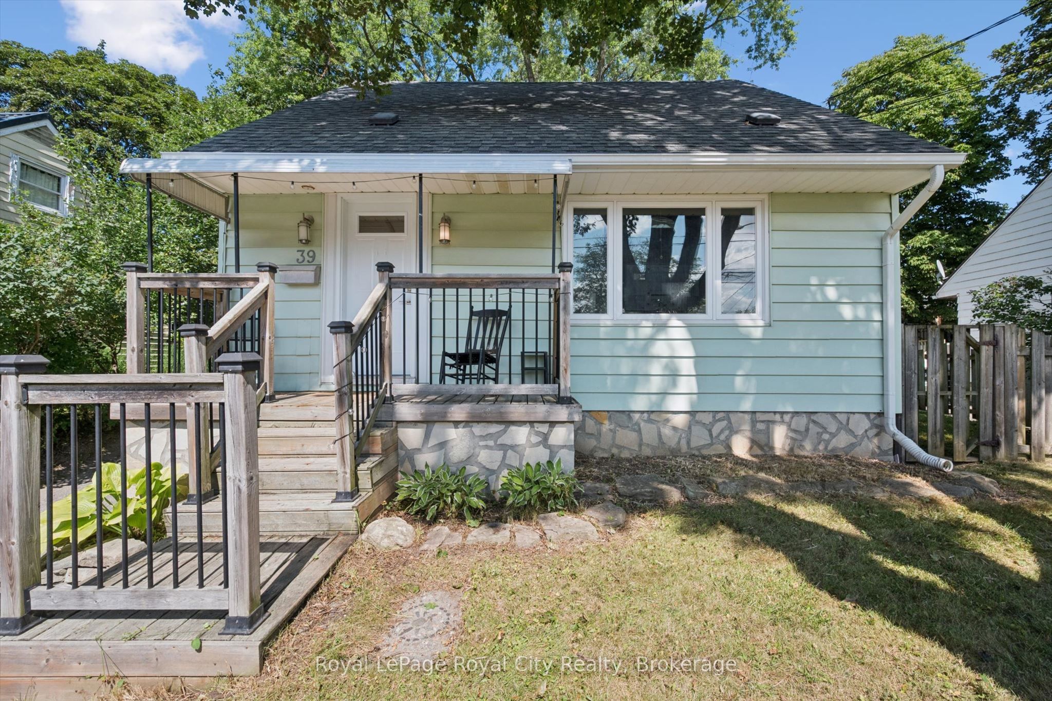 39 Ridgewood Avenue, Guelph, ON N1H 6C3