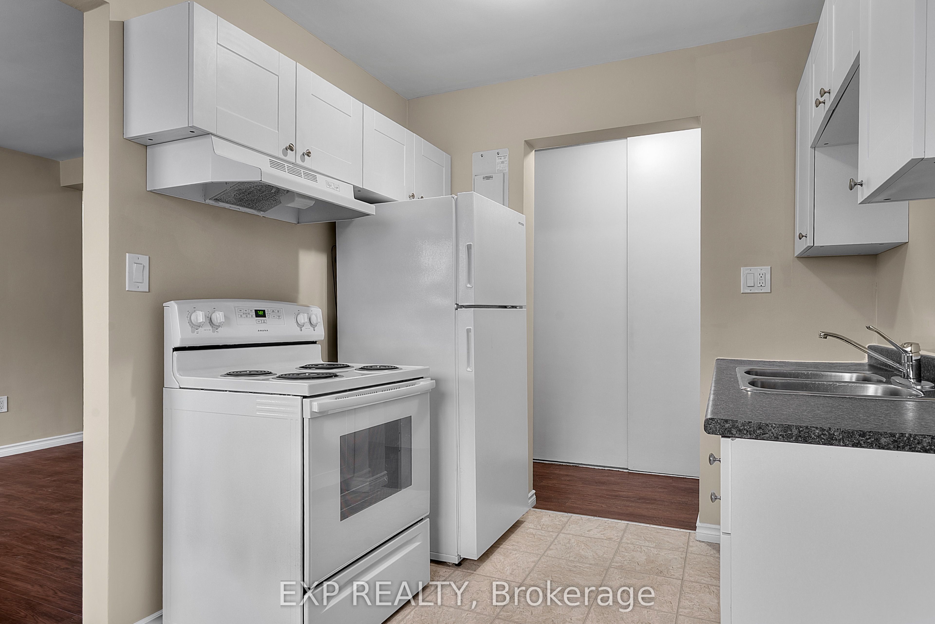 4663 Huron Street 1, Niagara Falls, ON L2E 2H7 photo 2