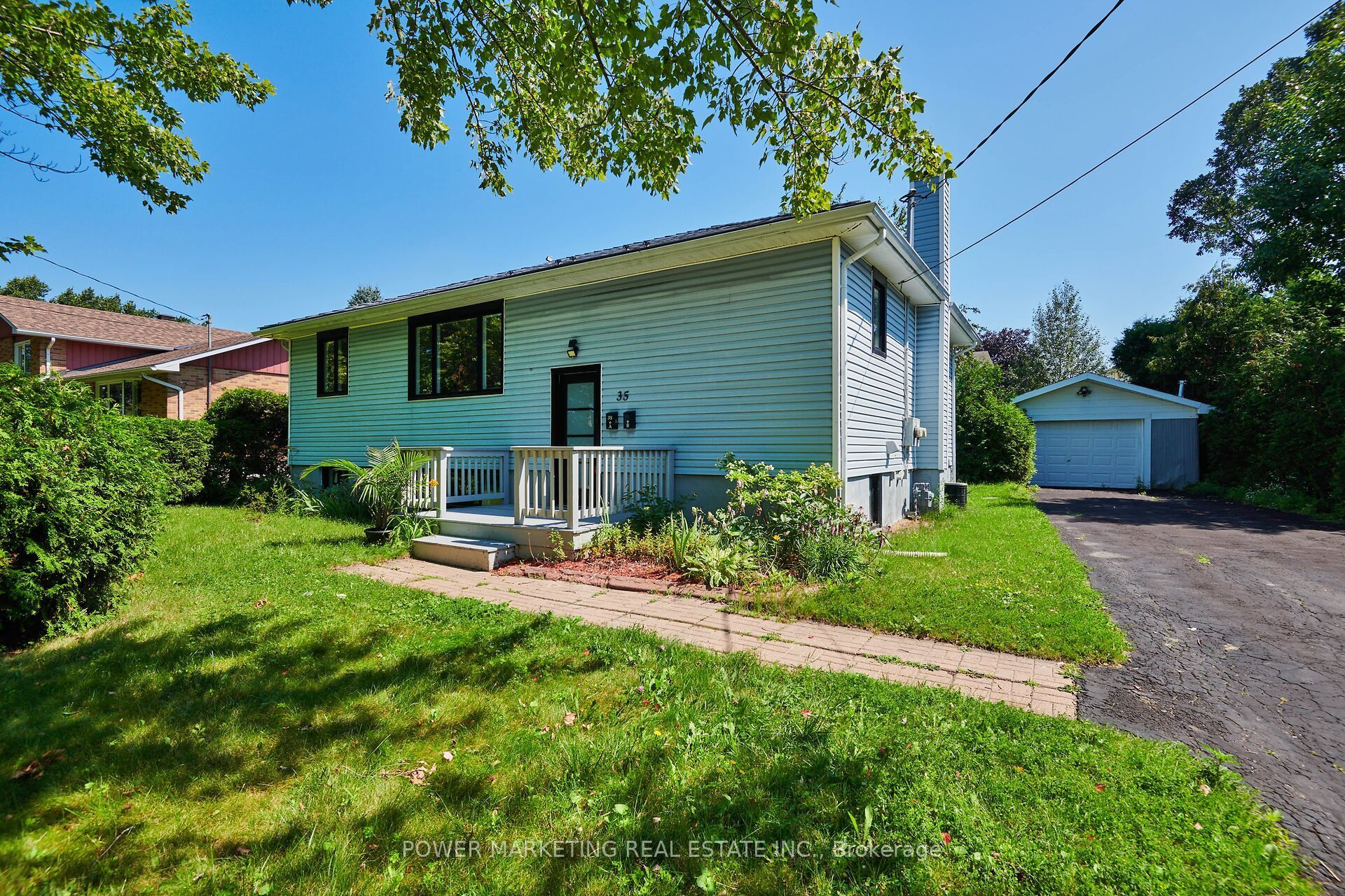 35 Tauvette Street A, Blackburn Hamlet, ON K1B 3A1