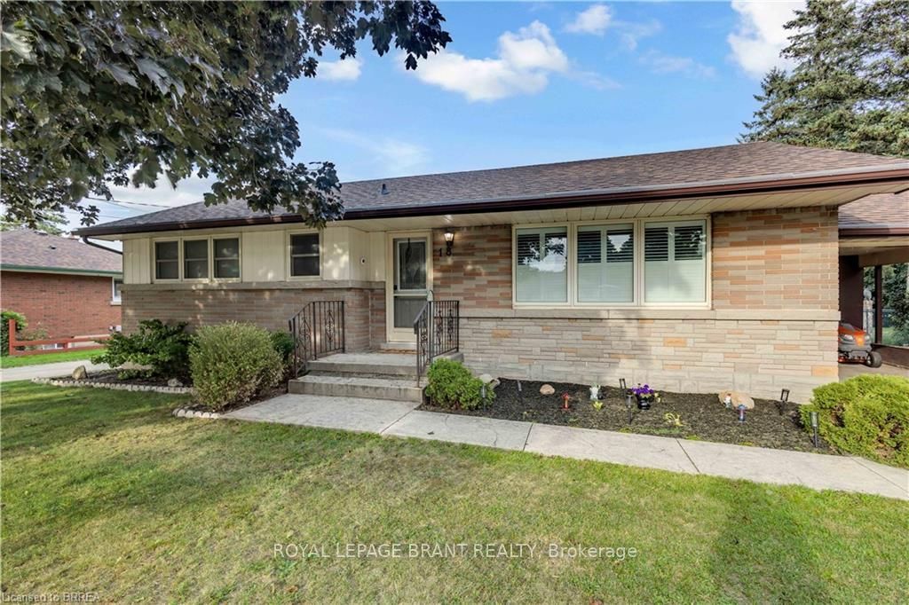 18 Kingsmount Crescent, Brantford, ON N3T 5L7 photo 2