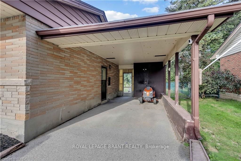 18 Kingsmount Crescent, Brantford, ON N3T 5L7 photo 4