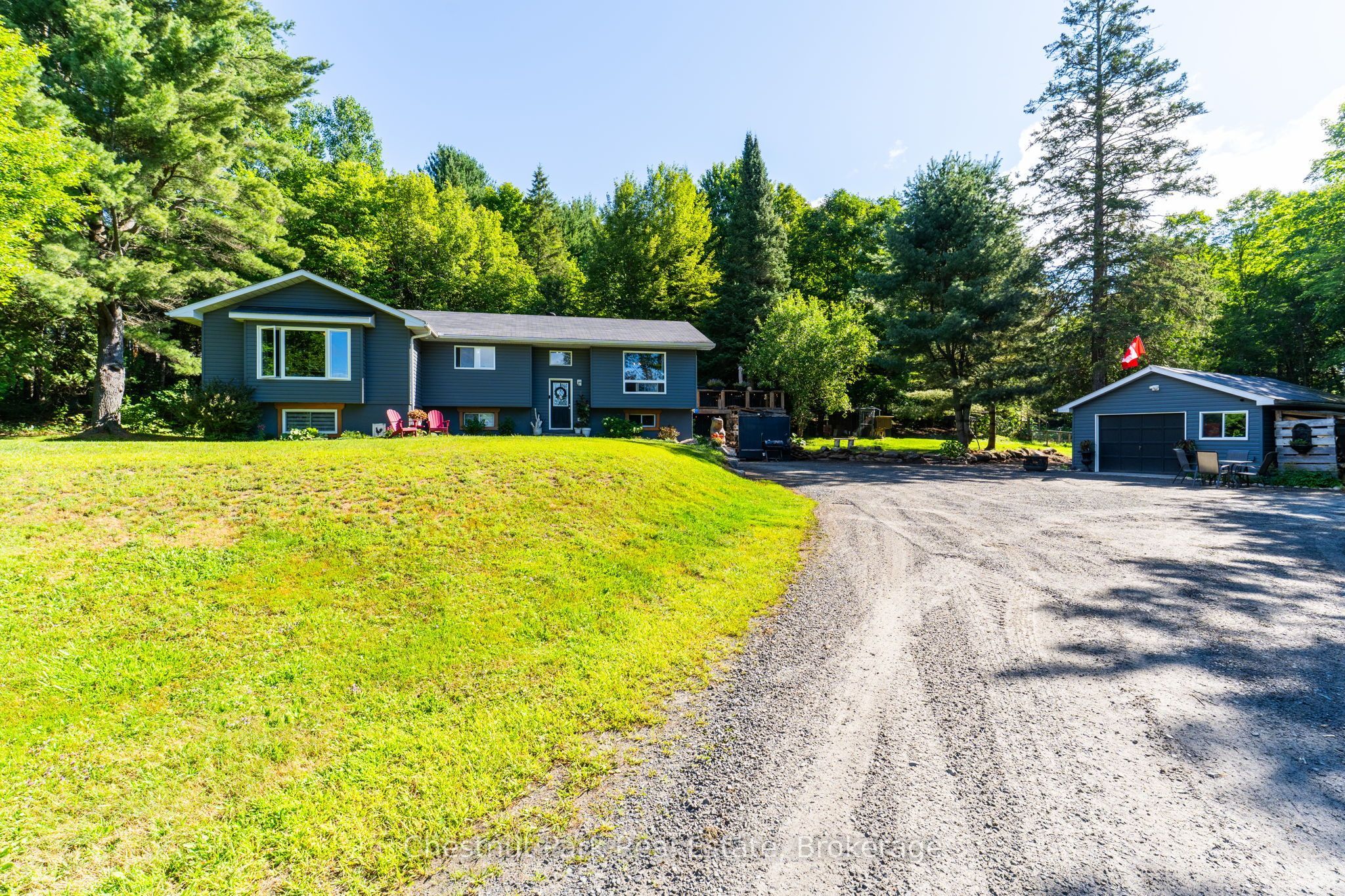 521 Old Muskoka Road, Huntsville, ON P1H 0G8