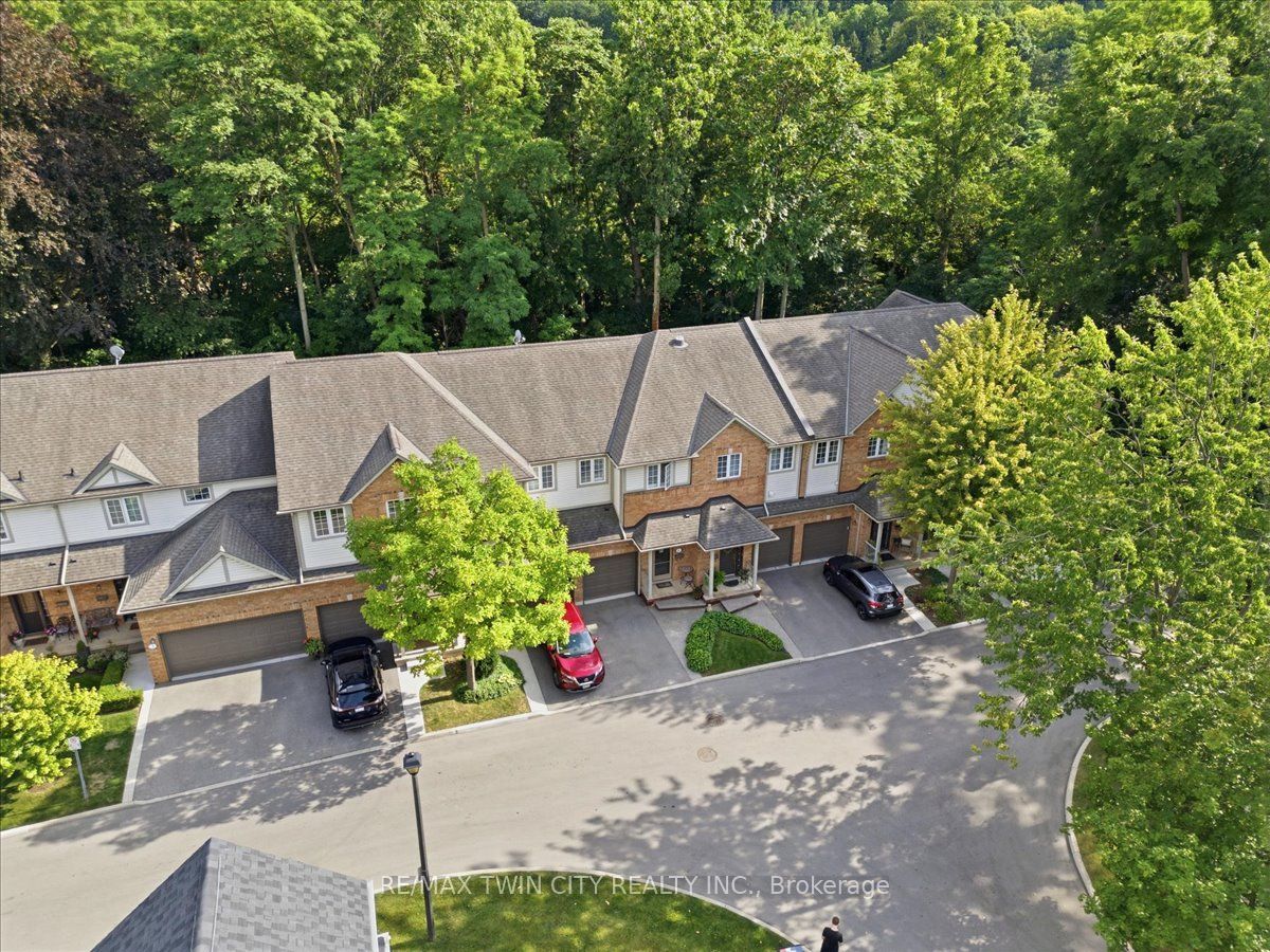 120 Beddoe Drive 6, Hamilton, ON L8P 4Z4 photo 2