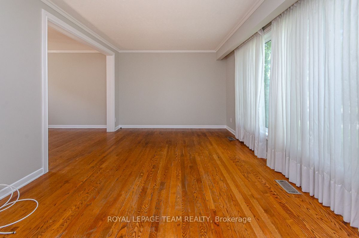 1476 Claymor Avenue, Mooneys Bay - Carleton Heights and Area, ON K2C 1S6 photo 3