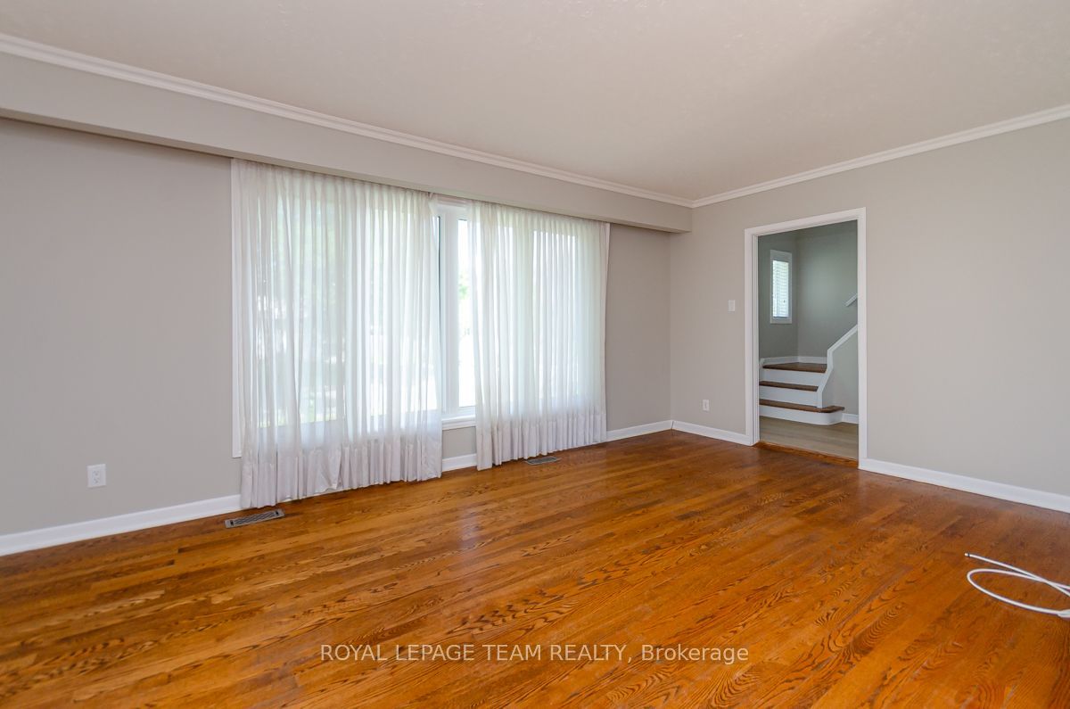 1476 Claymor Avenue, Mooneys Bay - Carleton Heights and Area, ON K2C 1S6 photo 4