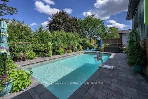 18 Hammond Crescent, London North, ON N5X 1A4 photo 4