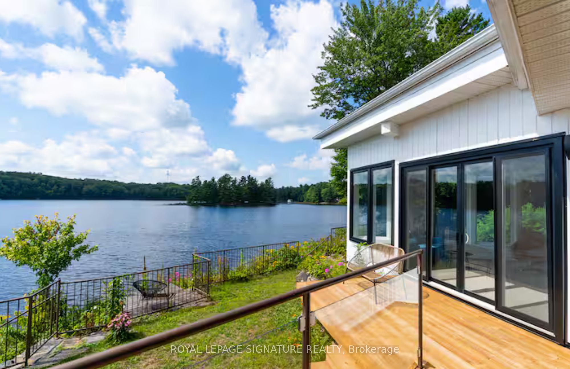 1018 Clearwater Shores Boulevard, Muskoka Lakes, ON P0B 1J0 photo 2
