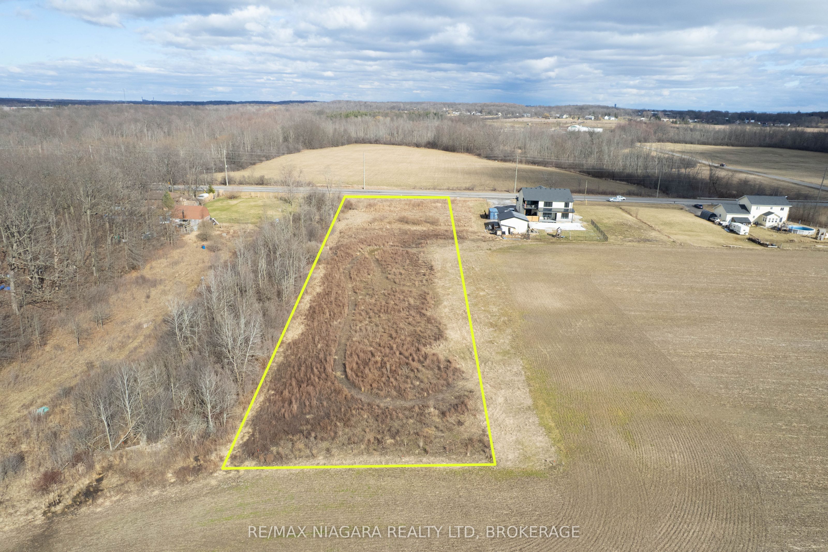 1577 Stevensville Road, Fort Erie, ON L0S 1S0 photo 2