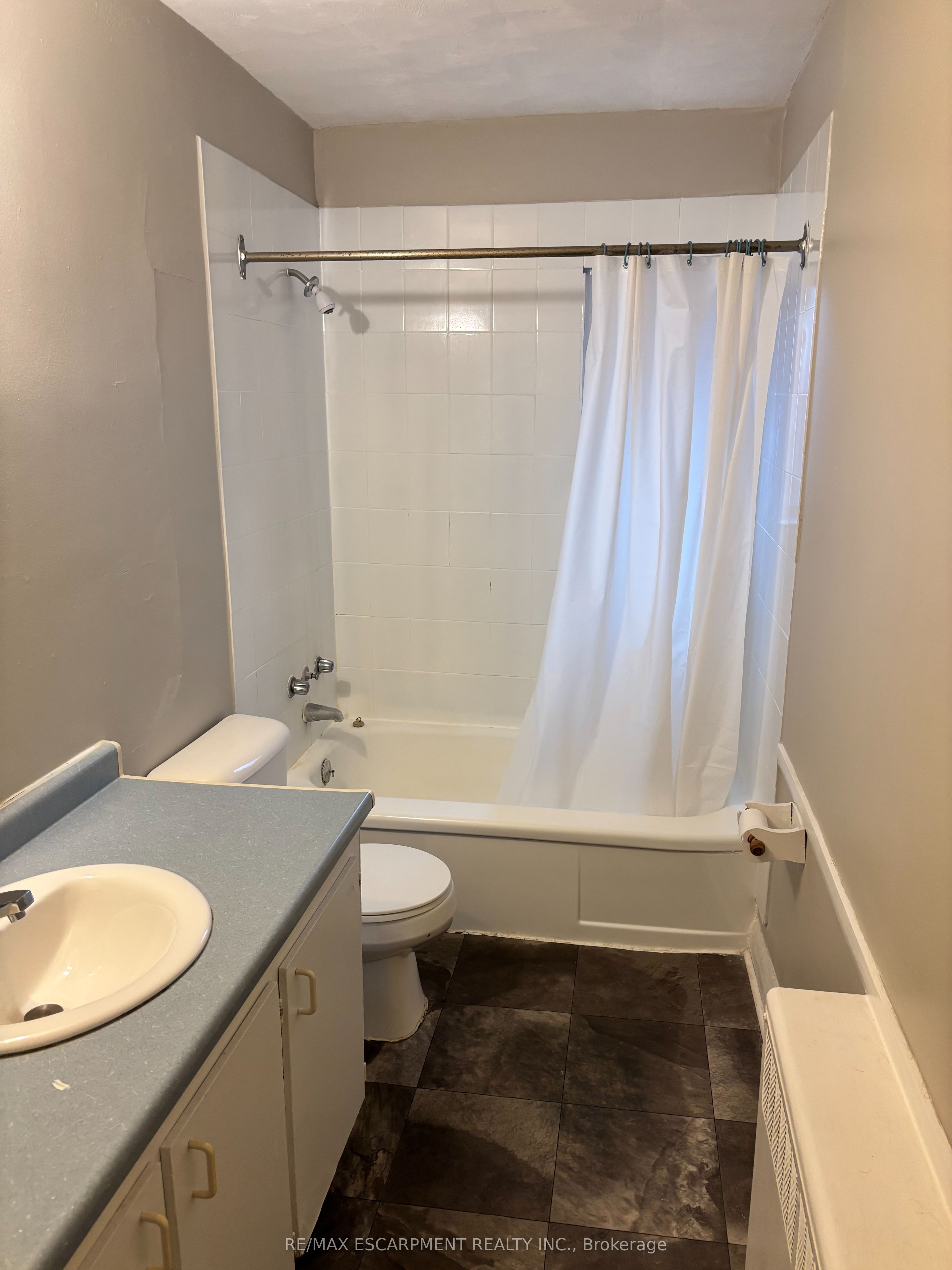 5473 Ontario Avenue 5, Niagara Falls, ON L2E 3S4 photo 3
