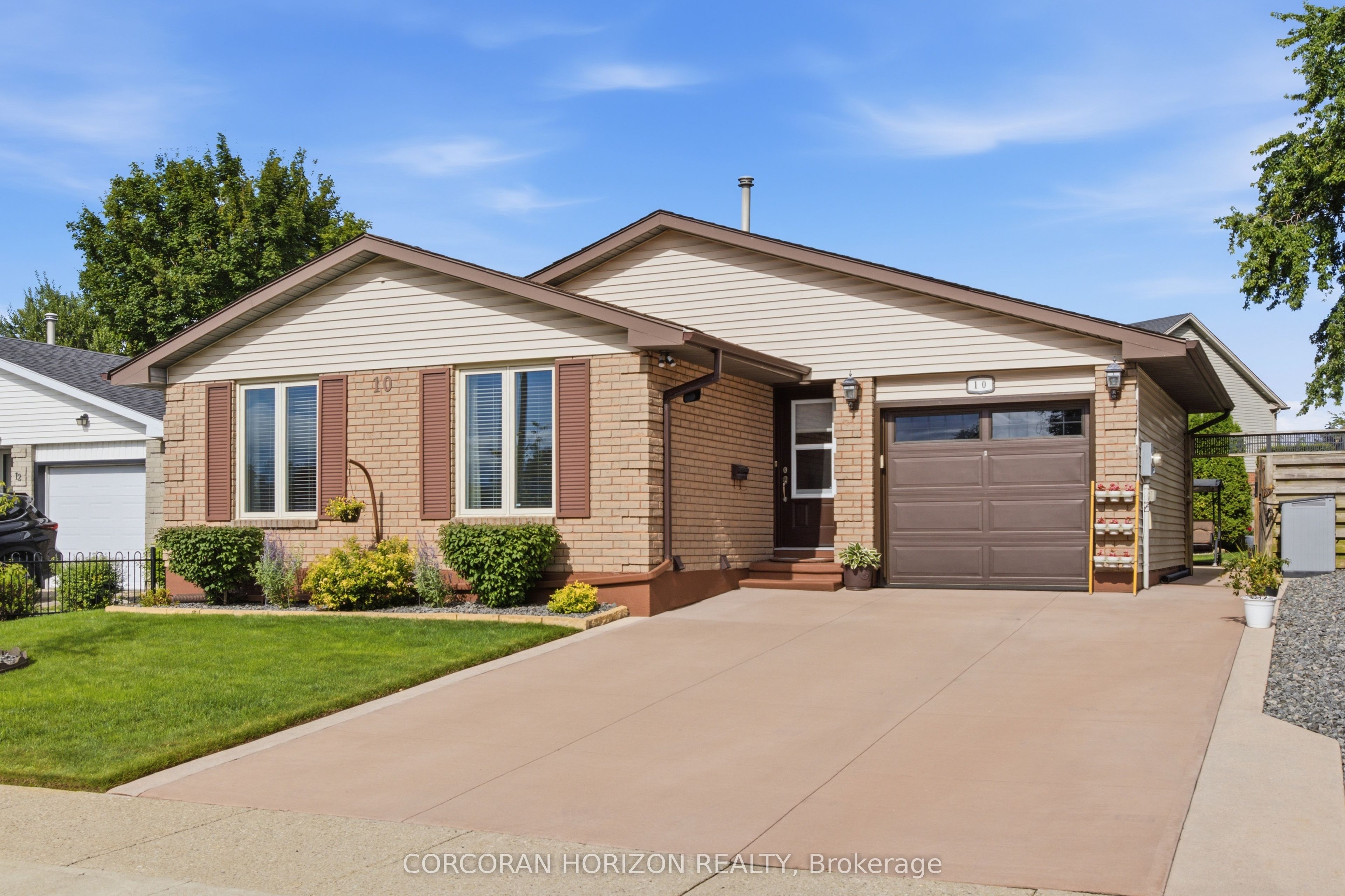 10 Macatee Place, Cambridge, ON N1R 6Z8 photo 2
