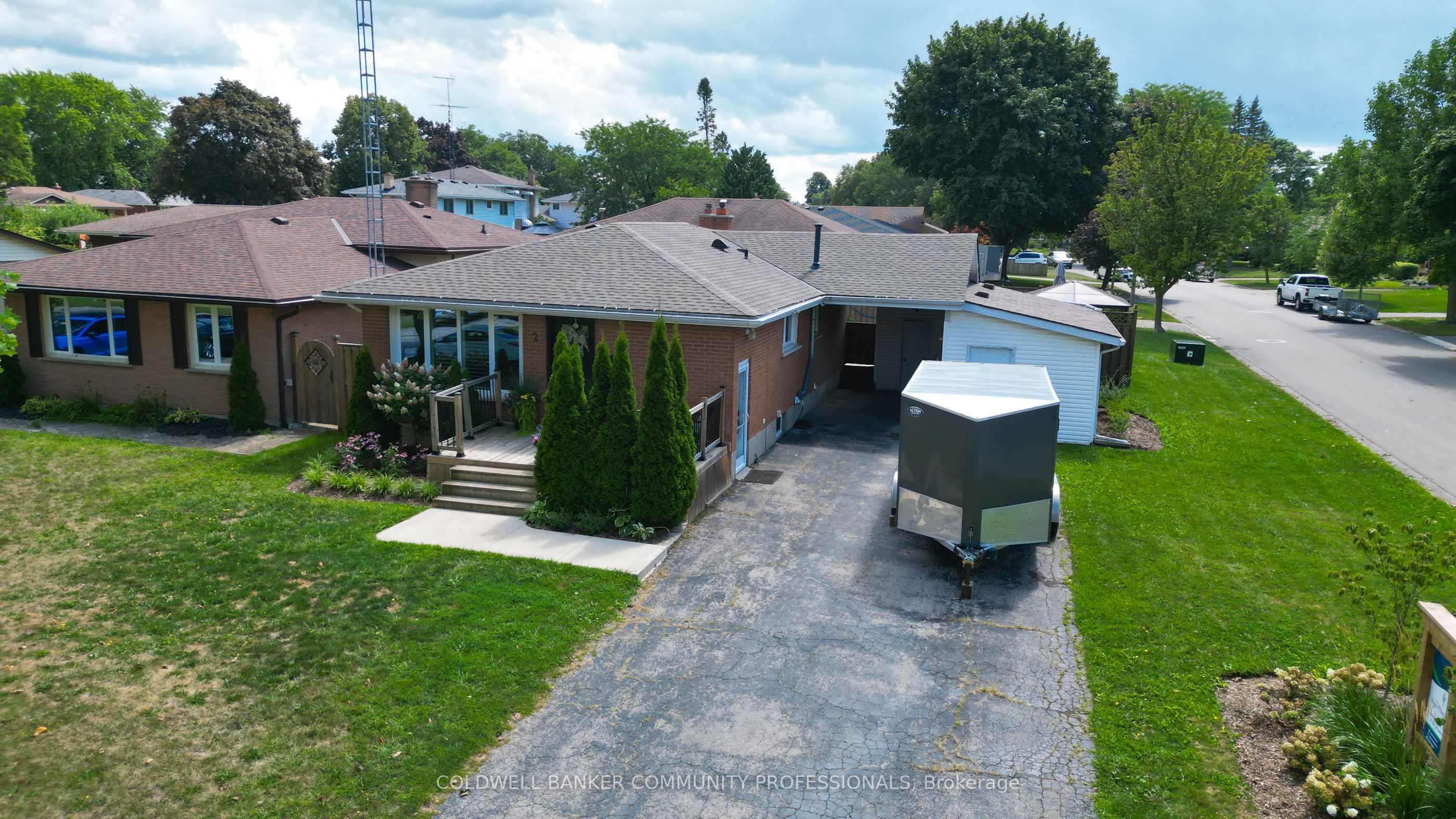 2 Allanton Boulevard, Brantford, ON N3R 3B9