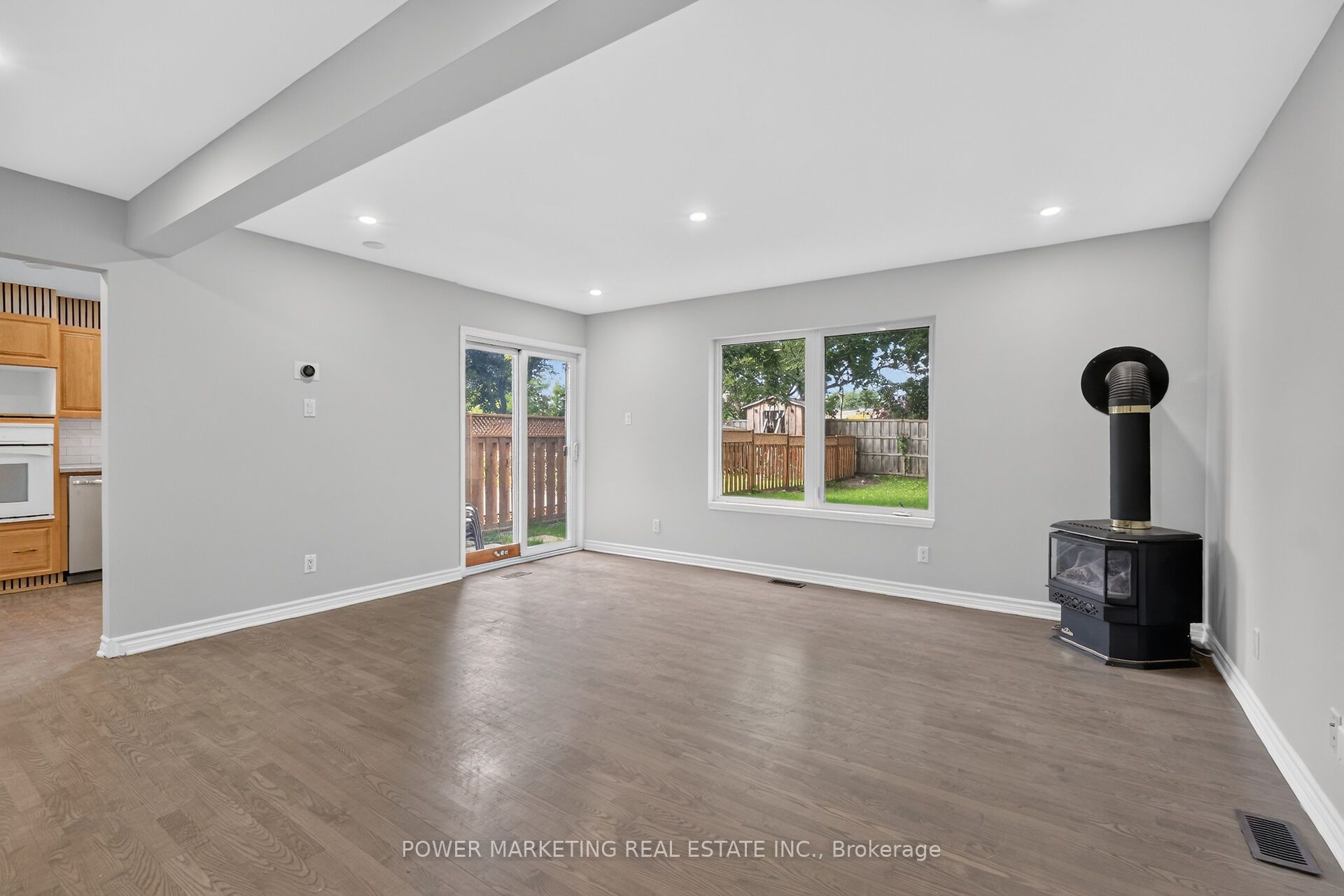 986 LAPORTE Street, Beacon Hill North - South and Area, ON K1J 7B4 photo 5