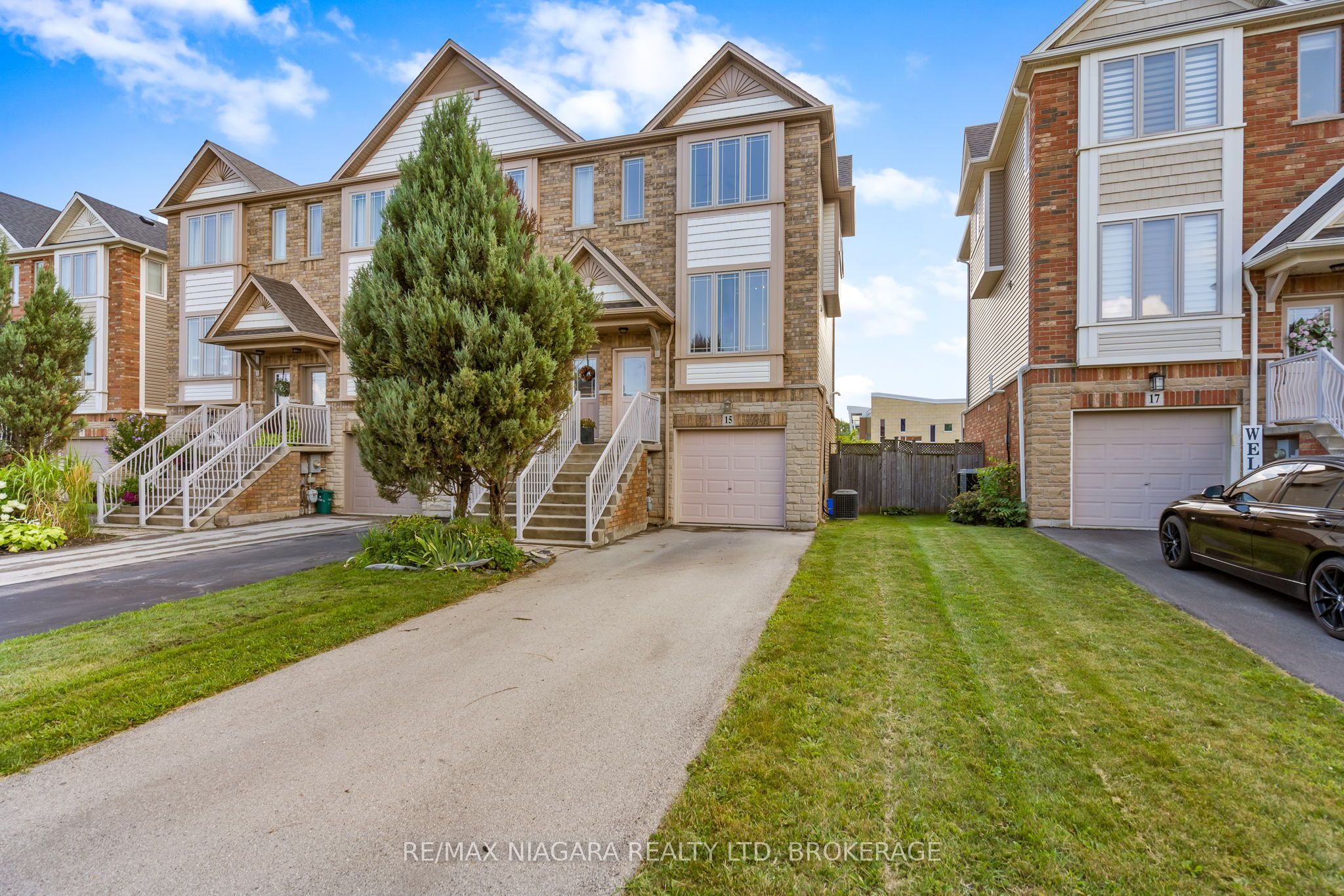 15 Hemlock Way, Grimsby, ON L3M 0A7
