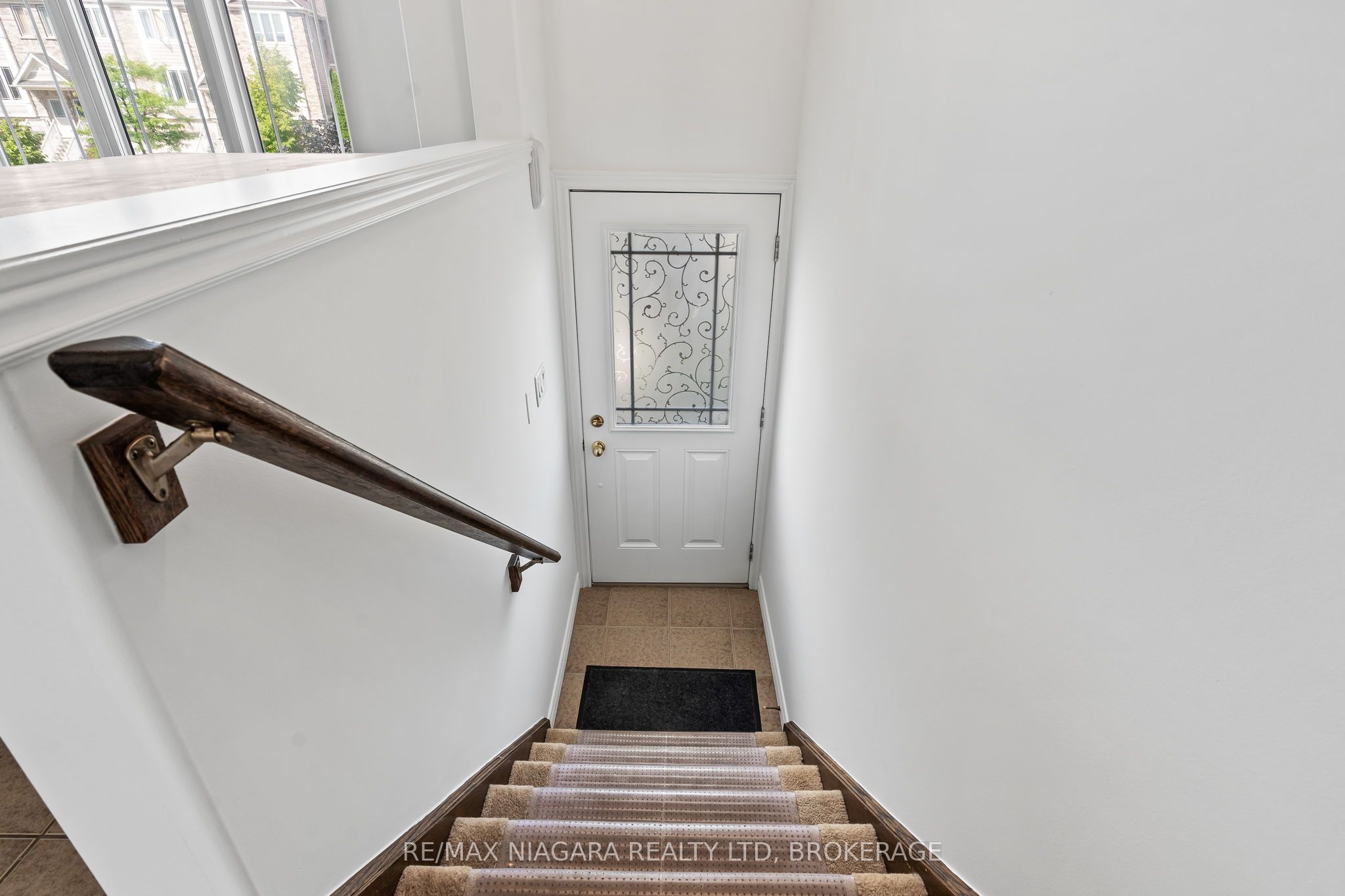 15 Hemlock Way, Grimsby, ON L3M 0A7 photo 4