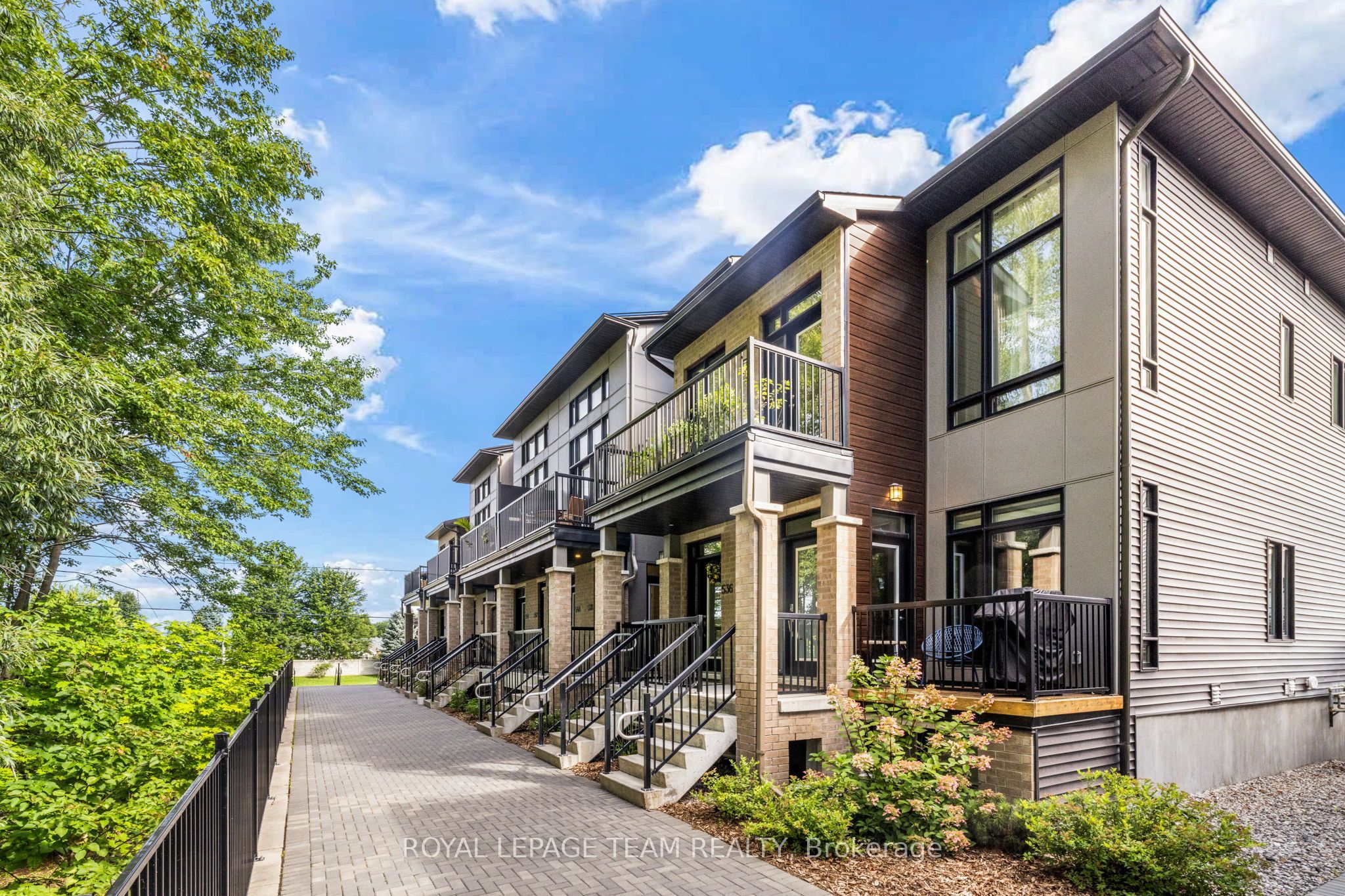 538 Crescendo Private 32, Blossom Park - Airport and Area, ON K1X 0E4