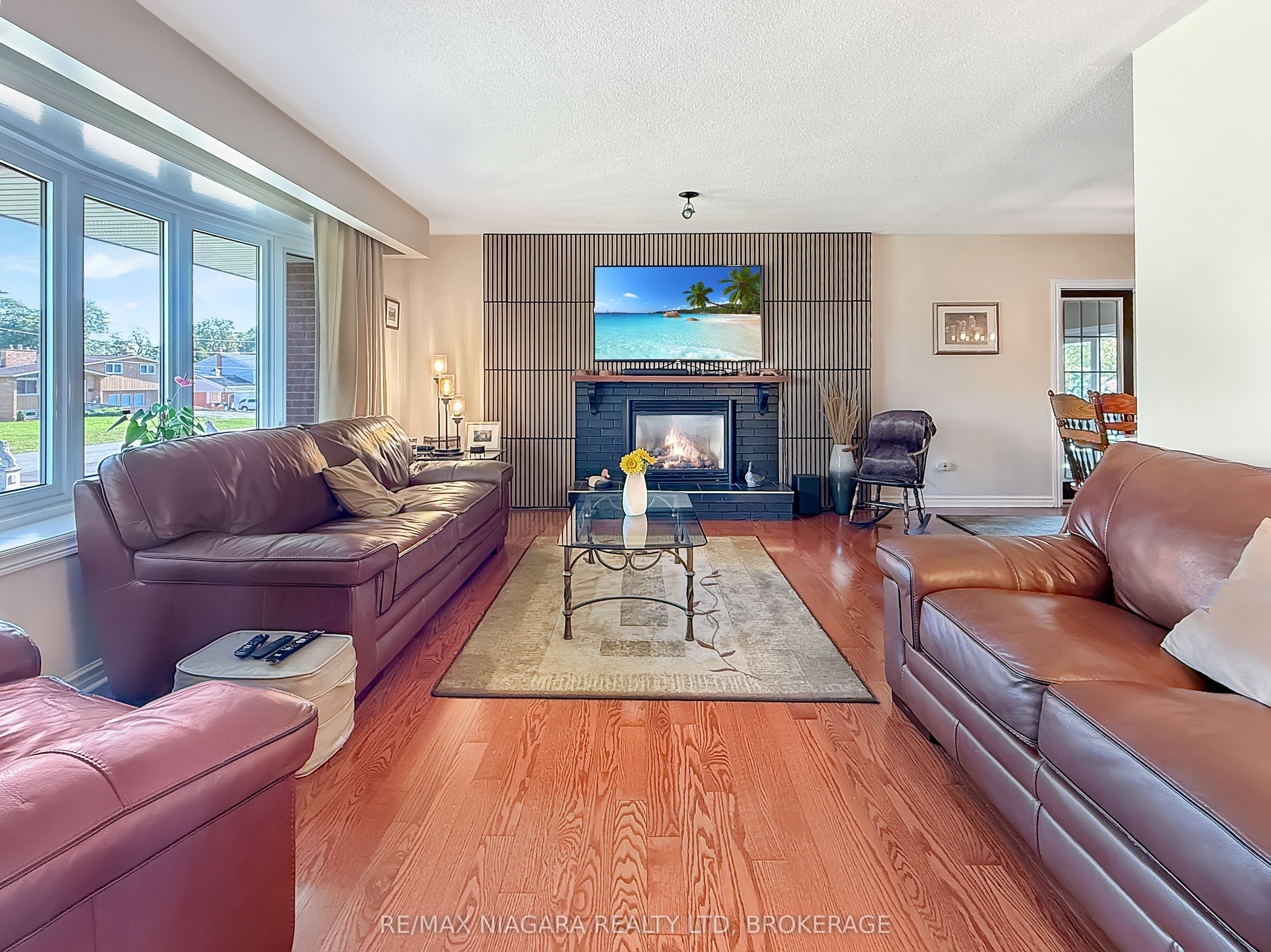 27 Lindbergh Drive, Fort Erie, ON L2A 2Z5 photo 4