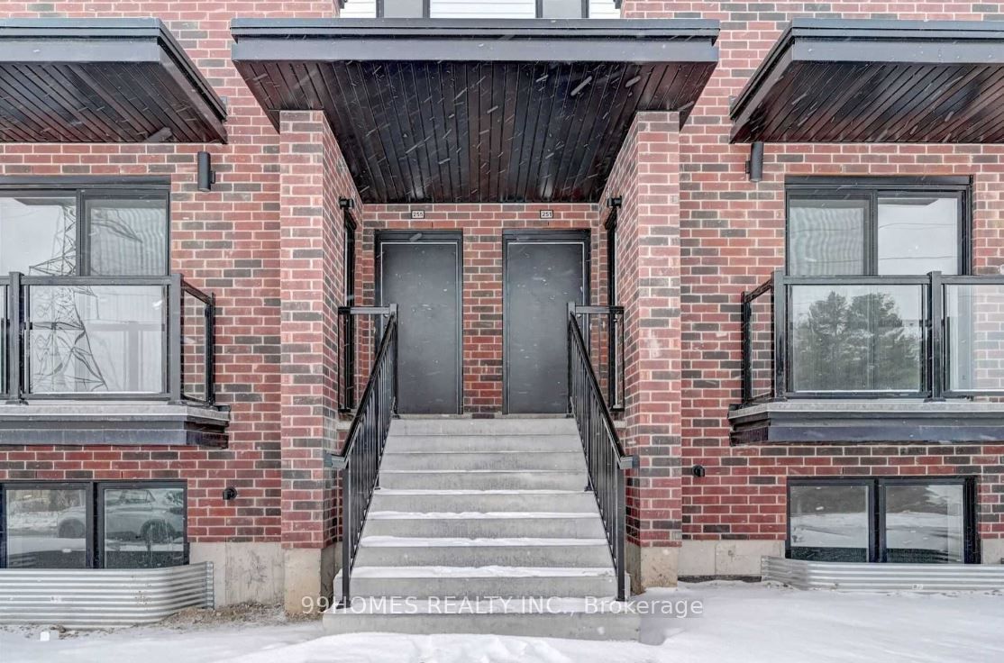 249 Chapel Hill Drive, Kitchener, ON N2R 0S4 photo 3