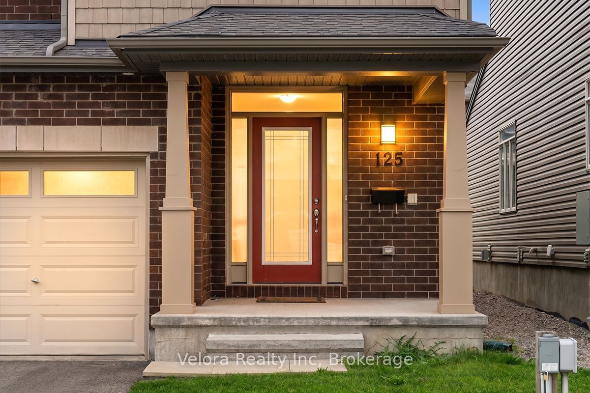 125 Overberg Way, Kanata, ON K2S 0V9 photo 2
