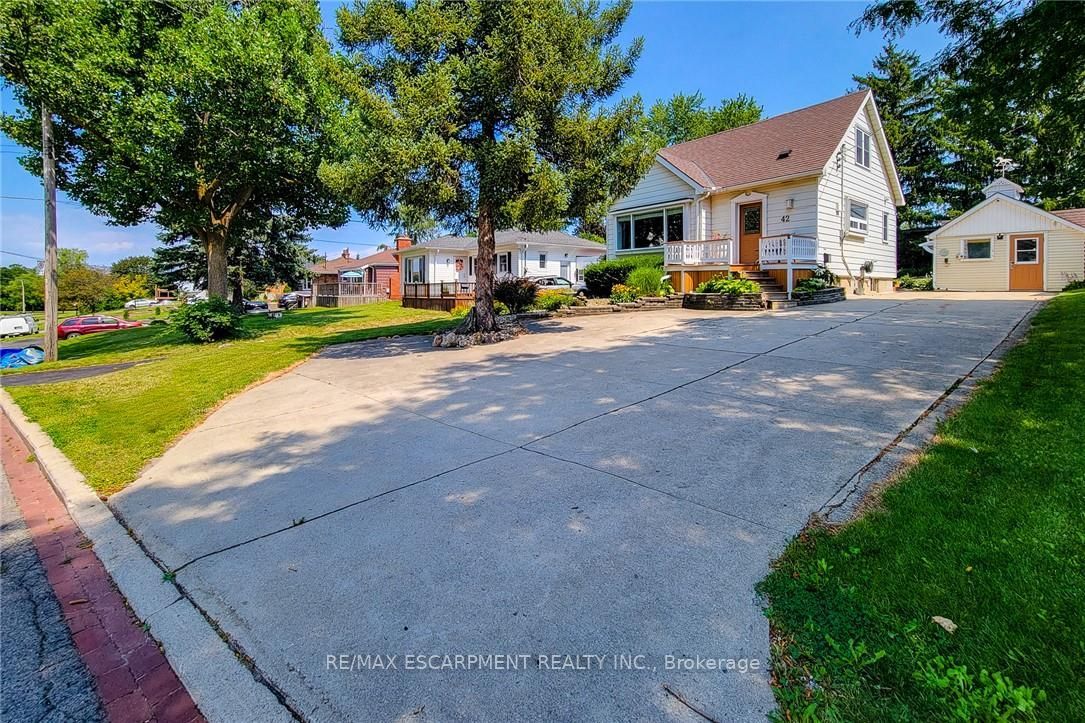 42 LAKE Avenue N, Hamilton, ON L8E 1L3 photo 3