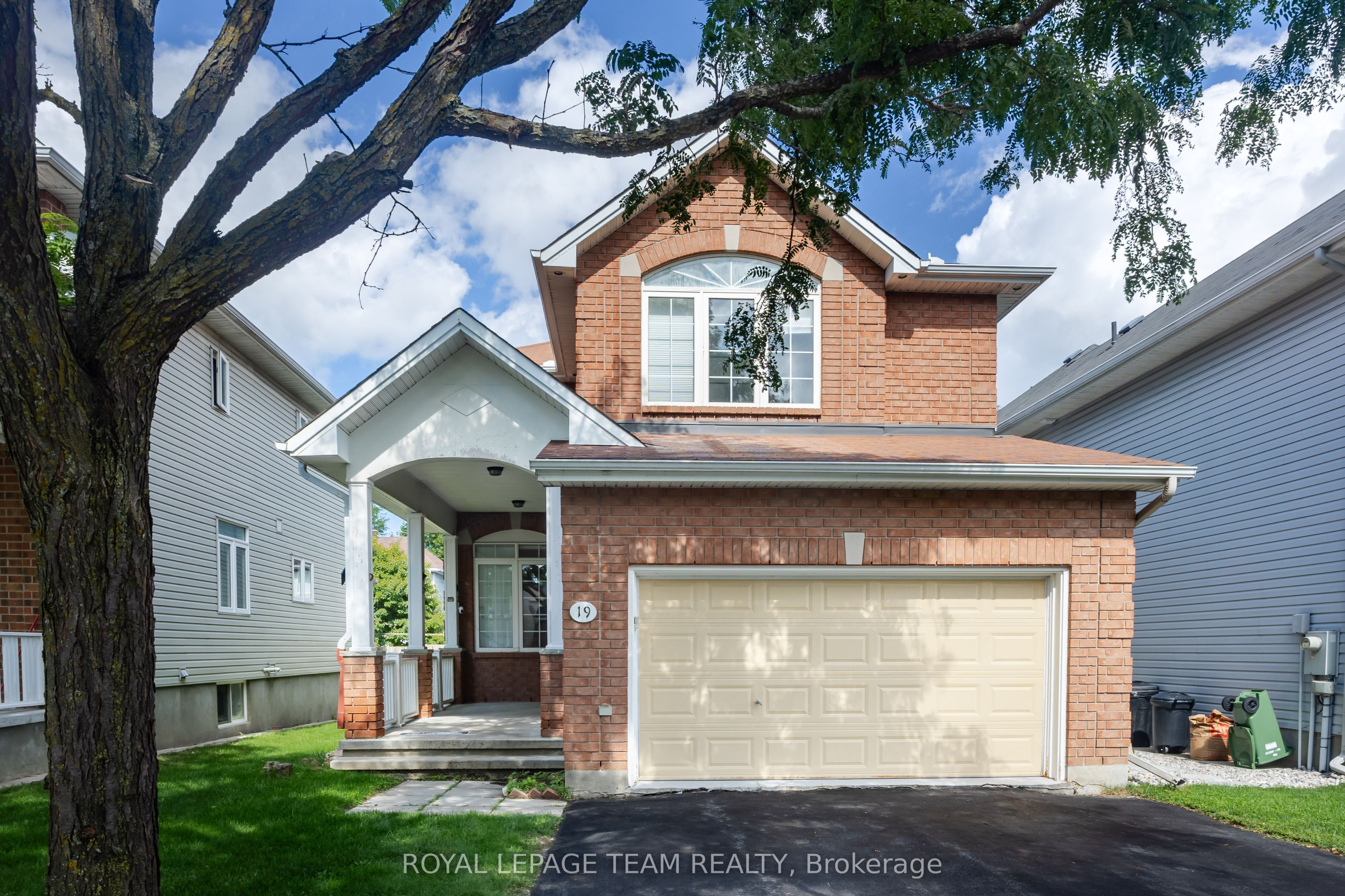 19 Dunn Street, Kanata, ON K2K 3J8