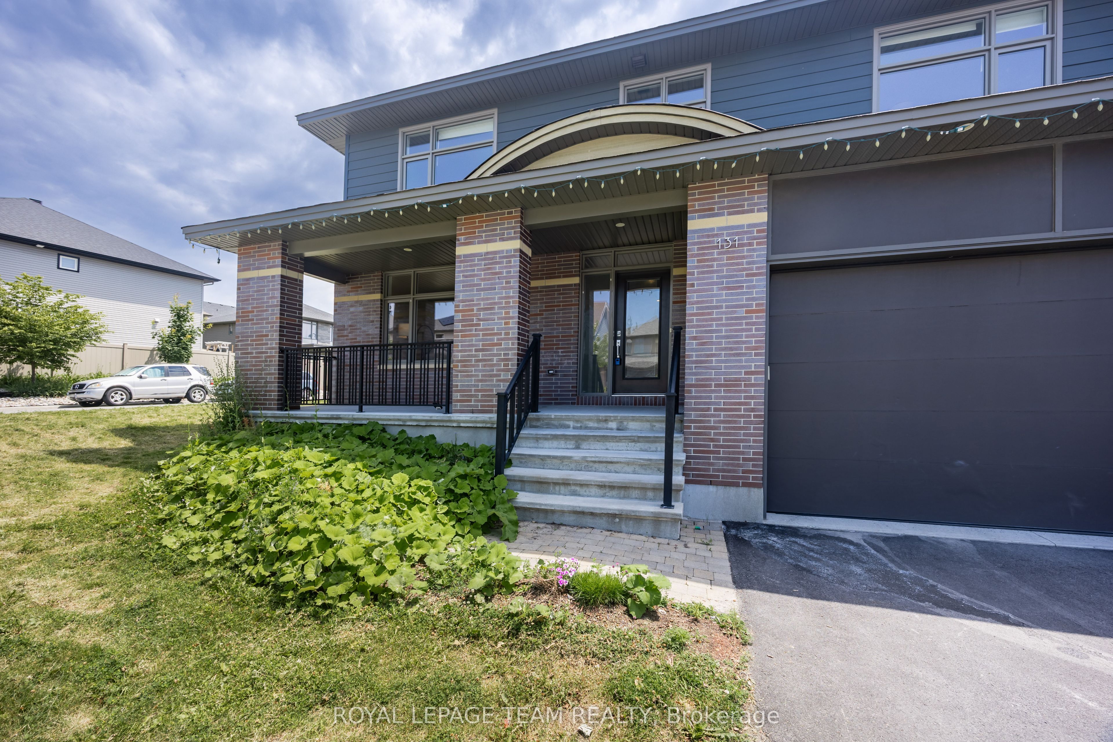 131 Escarpment Crescent, Kanata, ON K2T 0L8 photo 2