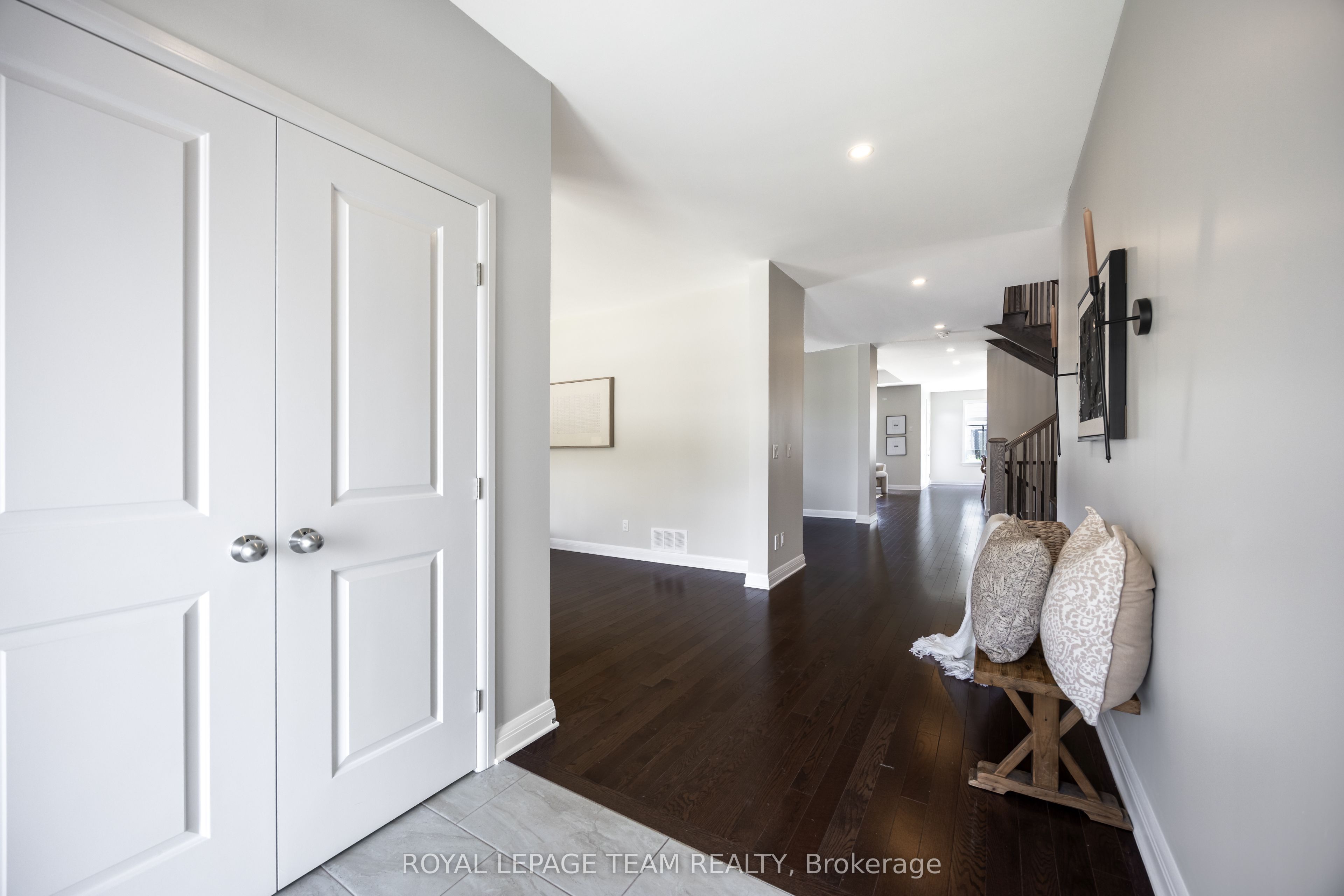 131 Escarpment Crescent, Kanata, ON K2T 0L8 photo 4
