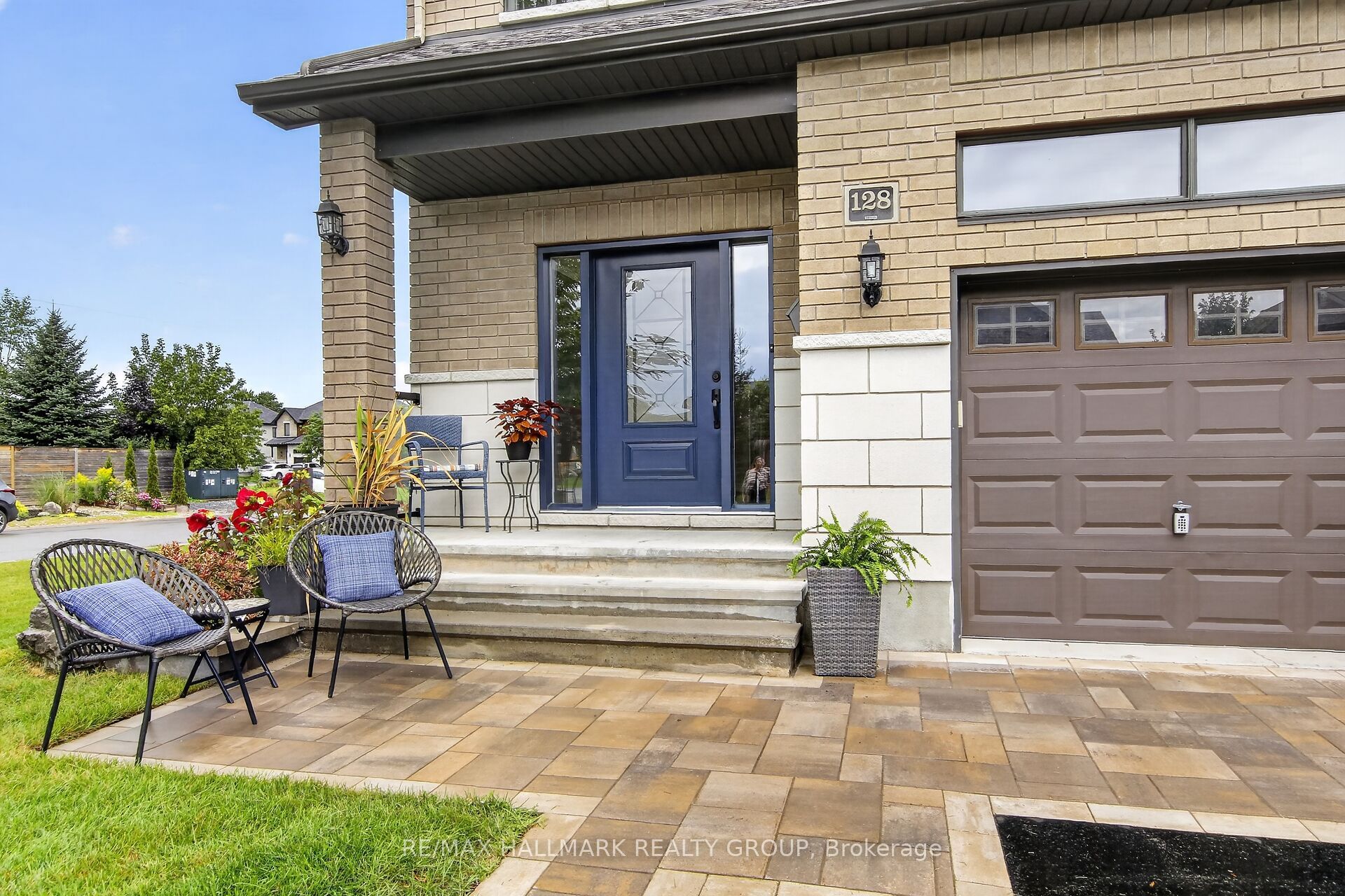 128 Francis Street, Carleton Place, ON K7C 0E9 photo 2