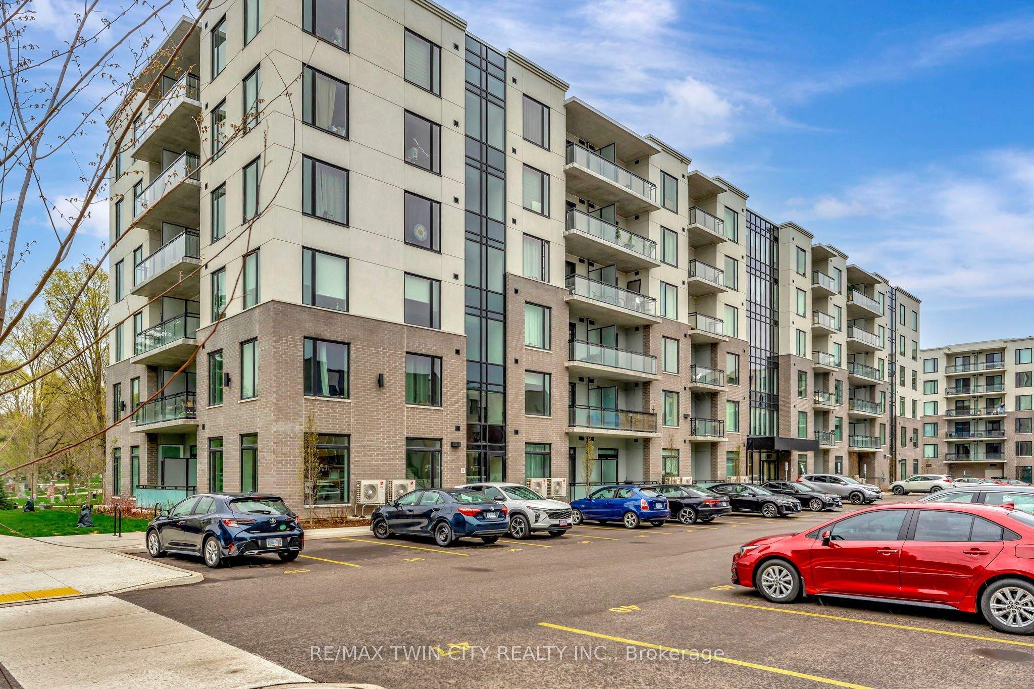 107 Roger Street 101, Waterloo, ON N2J 1A4